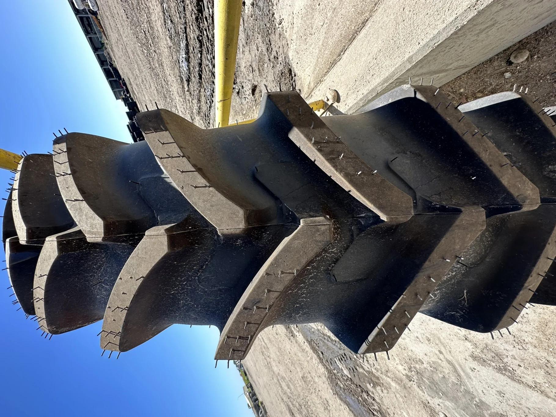 Take-Off IF320/90R50 Michelin AgriBib Row Crop 158B TL on 10 X 50  8-10.826 NH W Waffle Wheel image 4