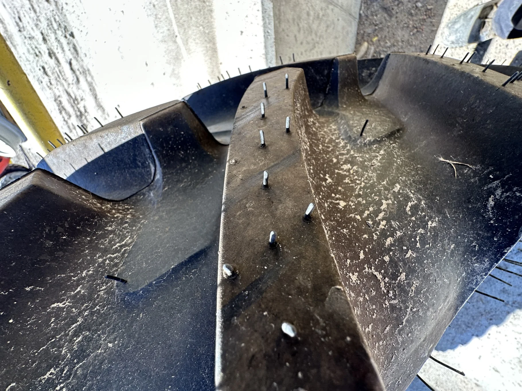 Take-Off IF320/90R50 Michelin AgriBib Row Crop 158B TL on 10 X 50  8-10.826 NH W Waffle Wheel image 5