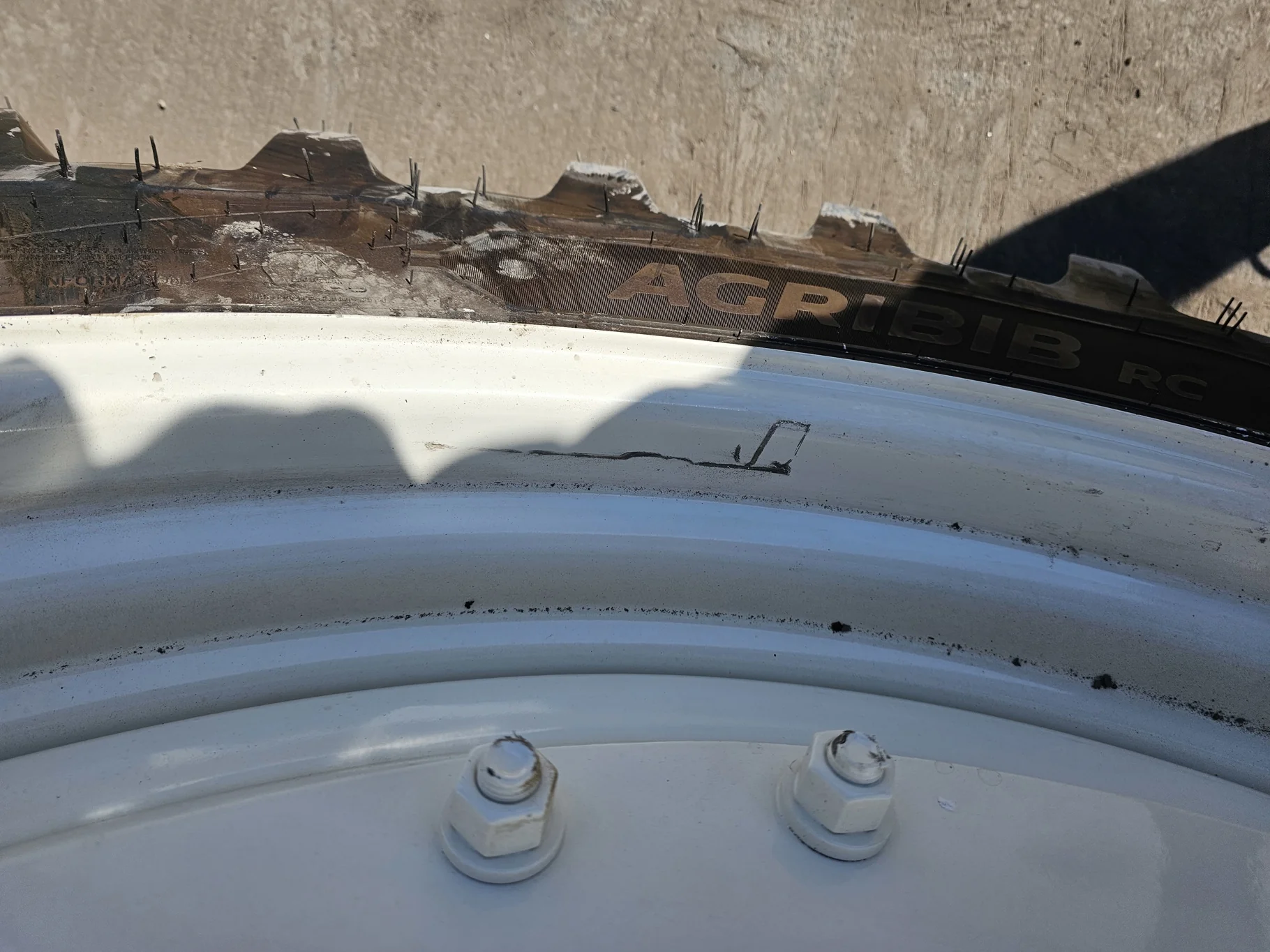 Take-Off IF320/90R50 Michelin AgriBib Row Crop R1W 158B on 10 x 50 8-10.82-8.78 NH W Stub Disc Wheel image 5