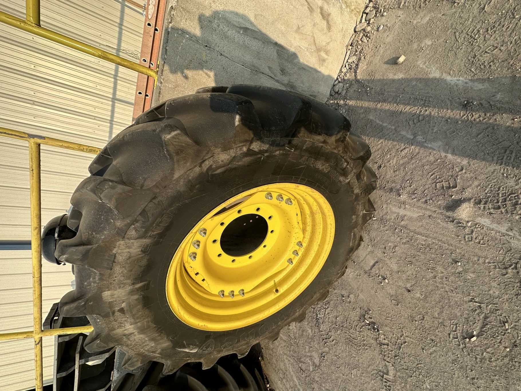 Used 480/70R30 Firestone Maxi Traction R-1W 152D TL 85% on 15 x 30 JD Yellow Waffle w/ disc 10-13.18