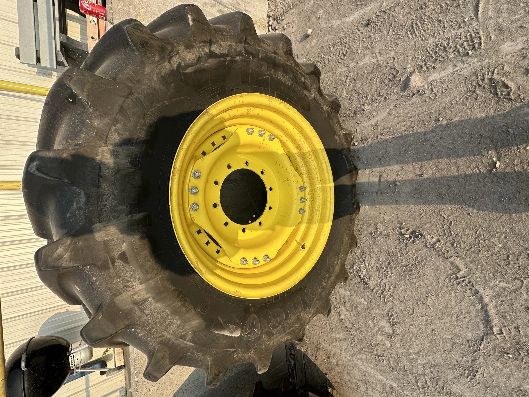 Used 480/70R30 Firestone Maxi Traction R-1W 152D TL 85% on 15 x 30 JD Yellow Waffle w/ disc 10-13.18 image 2