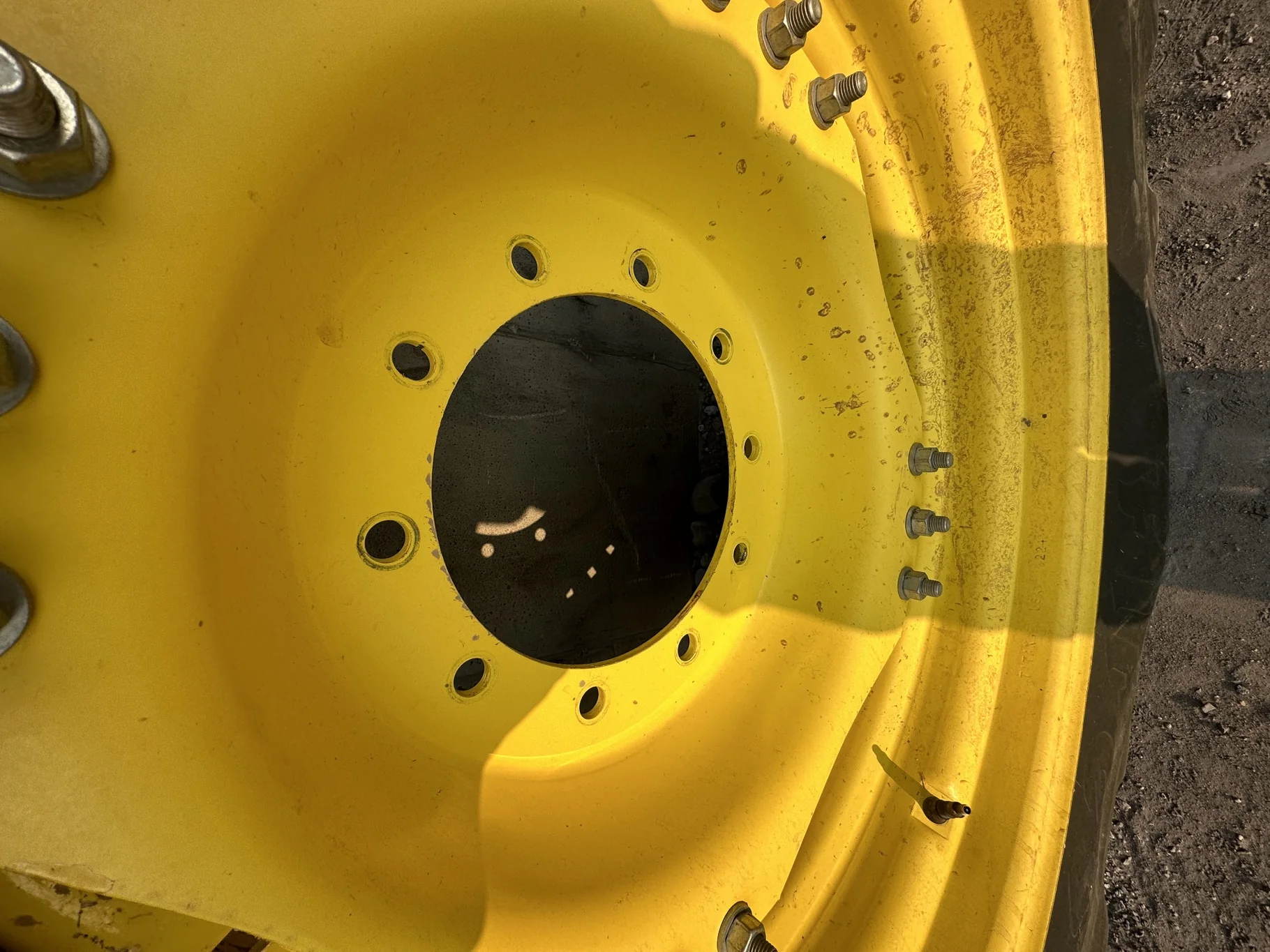 Used 480/70R30 Firestone Maxi Traction R-1W 152D TL 85% on 15 x 30 JD Yellow Waffle w/ disc 10-13.18 image 3