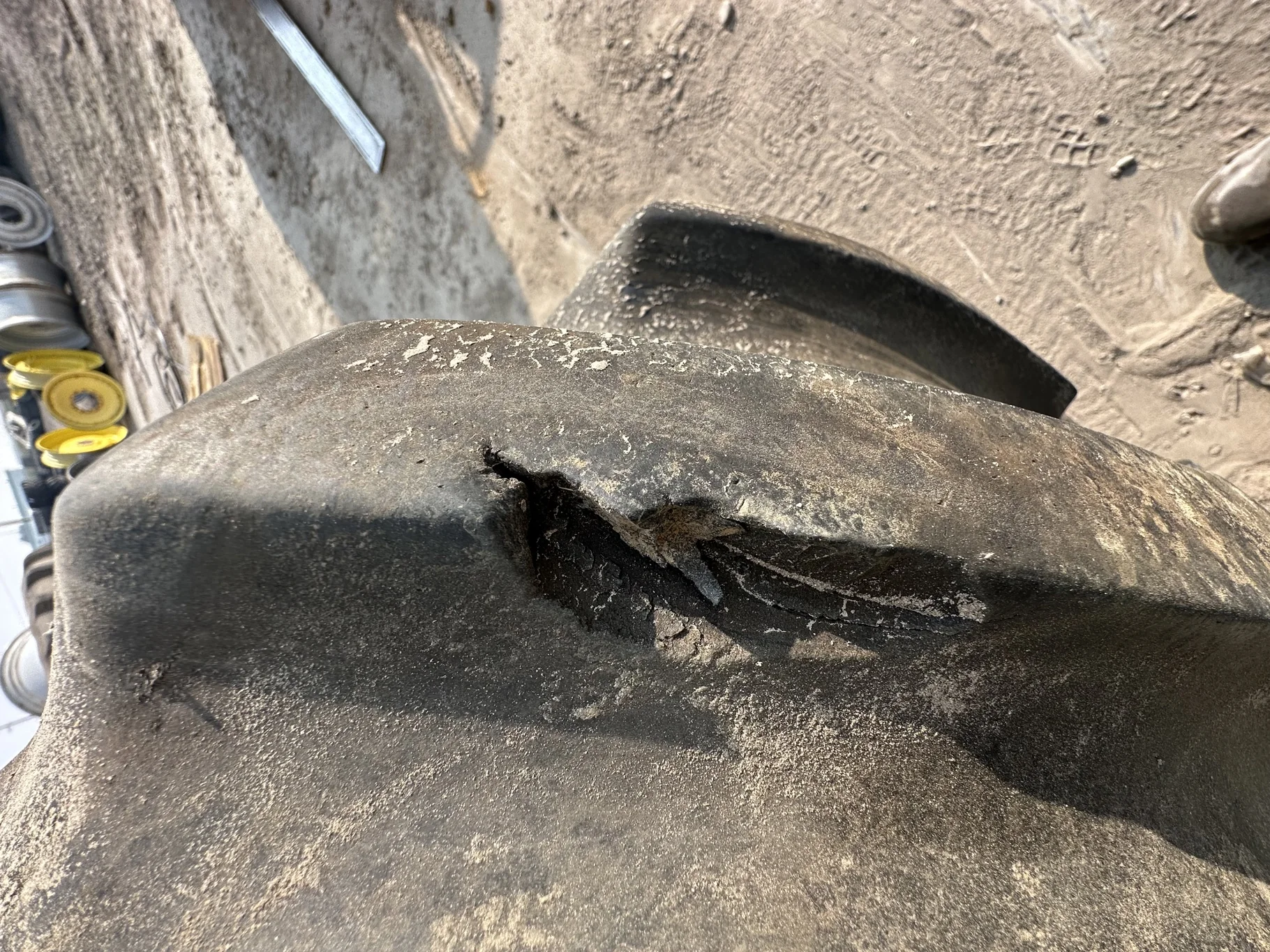 Used 520/85R42 Firestone Radial Deep Tread 23 R-1W 167B TL 80% on 18 x 42 John Deere Yellow 10 Bolt image 5