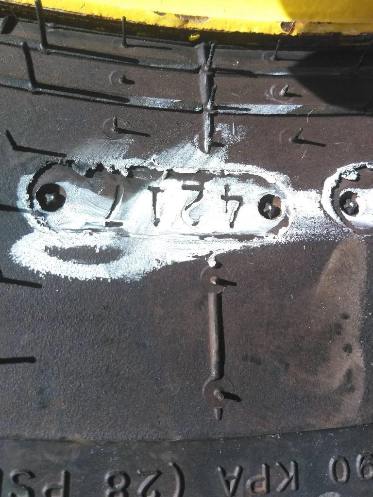 Used 19.5L-24 146A8 Goodyear IT525 TL R-4 75-80% On 15 x 24 8-8-6 GKN 4/2 Clamp/Disc image 2