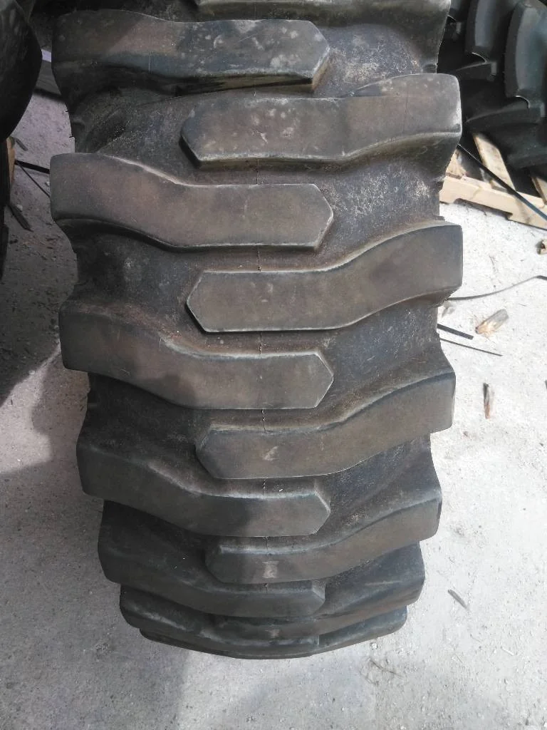 Used 12.5/80-18 6Ply Goodyear Contractor-T TL R-4 70-75% On 9 x 18 8-10.82-8.78 Implement Wheel image 3