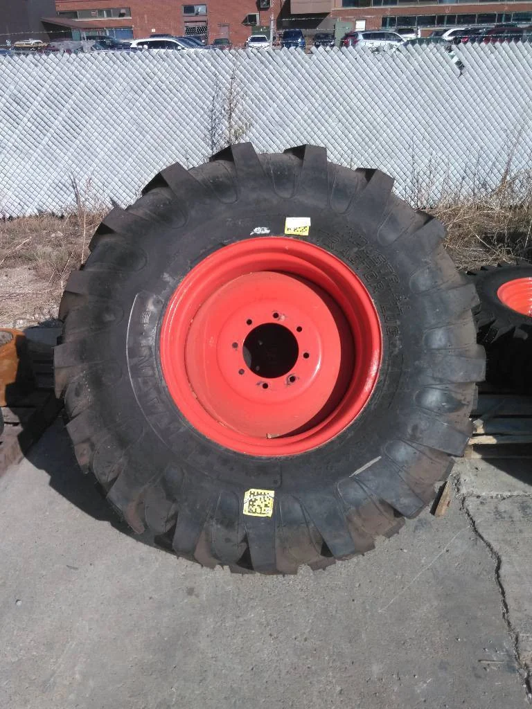 Take-Off 18.4-24 8PLY Titan Industrial Tractor Lug TL R-4 95-100% On 16 x 24 8-9-7 Solid Wheel