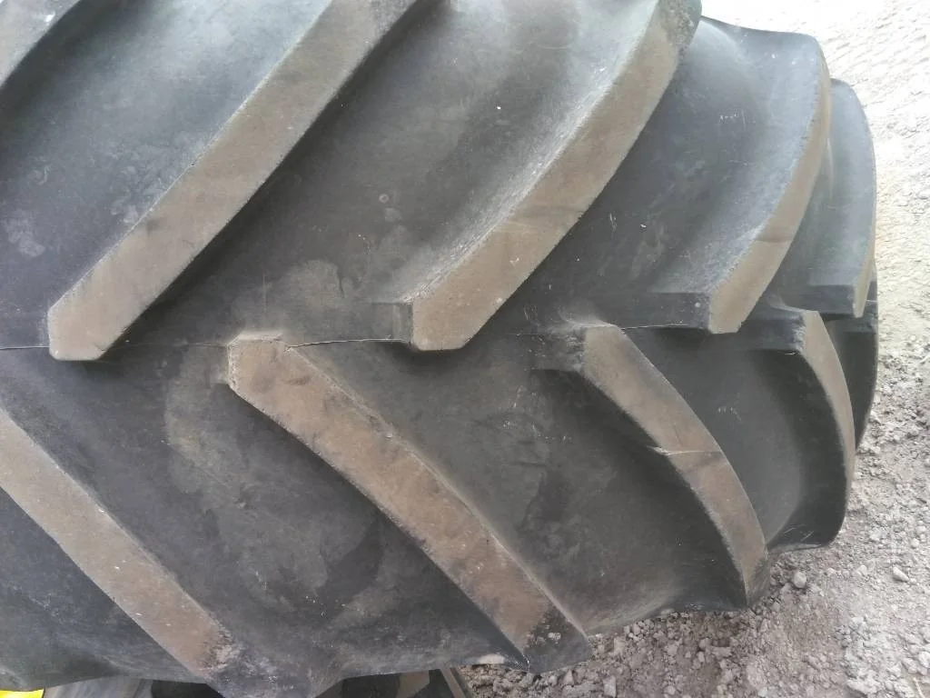 Used 800/70R38 173D Michelin MachBib TL R-1W 85-90% On 28 x 38 12-32.047-30.078 Rim & Rail image 3