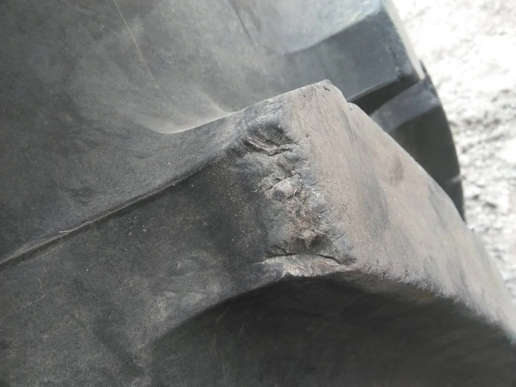 Used 800/70R38 173D Michelin MachBib TL R-1W 85-90% On 28 x 38 12-32.047-30.078 Rim & Rail image 4