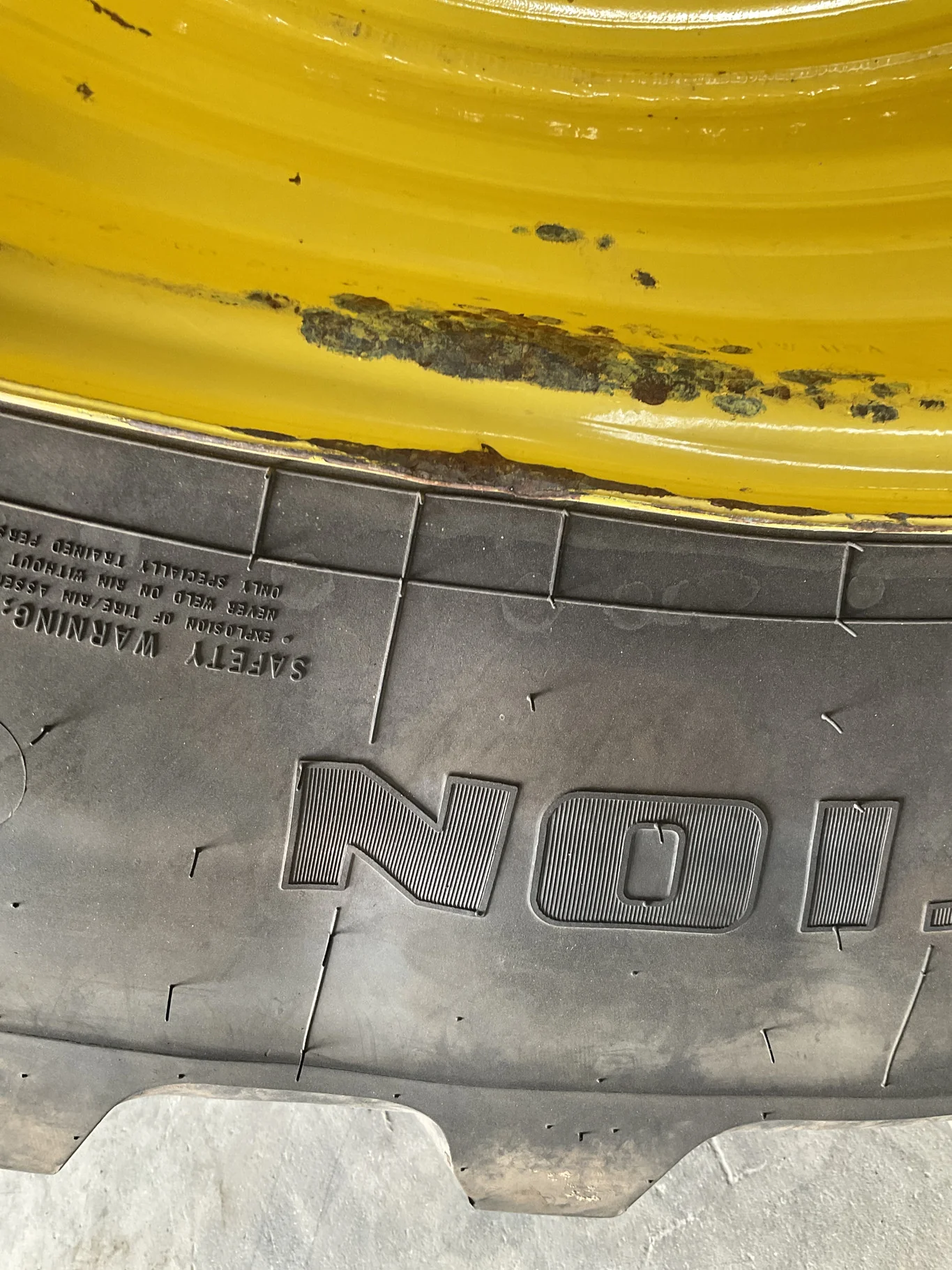 Used 620/70R46 167B Firestone MaxiTraction TL R-1W 85-90% On 21 x 46 12-15.748-13.829 5"BS Titan image 3