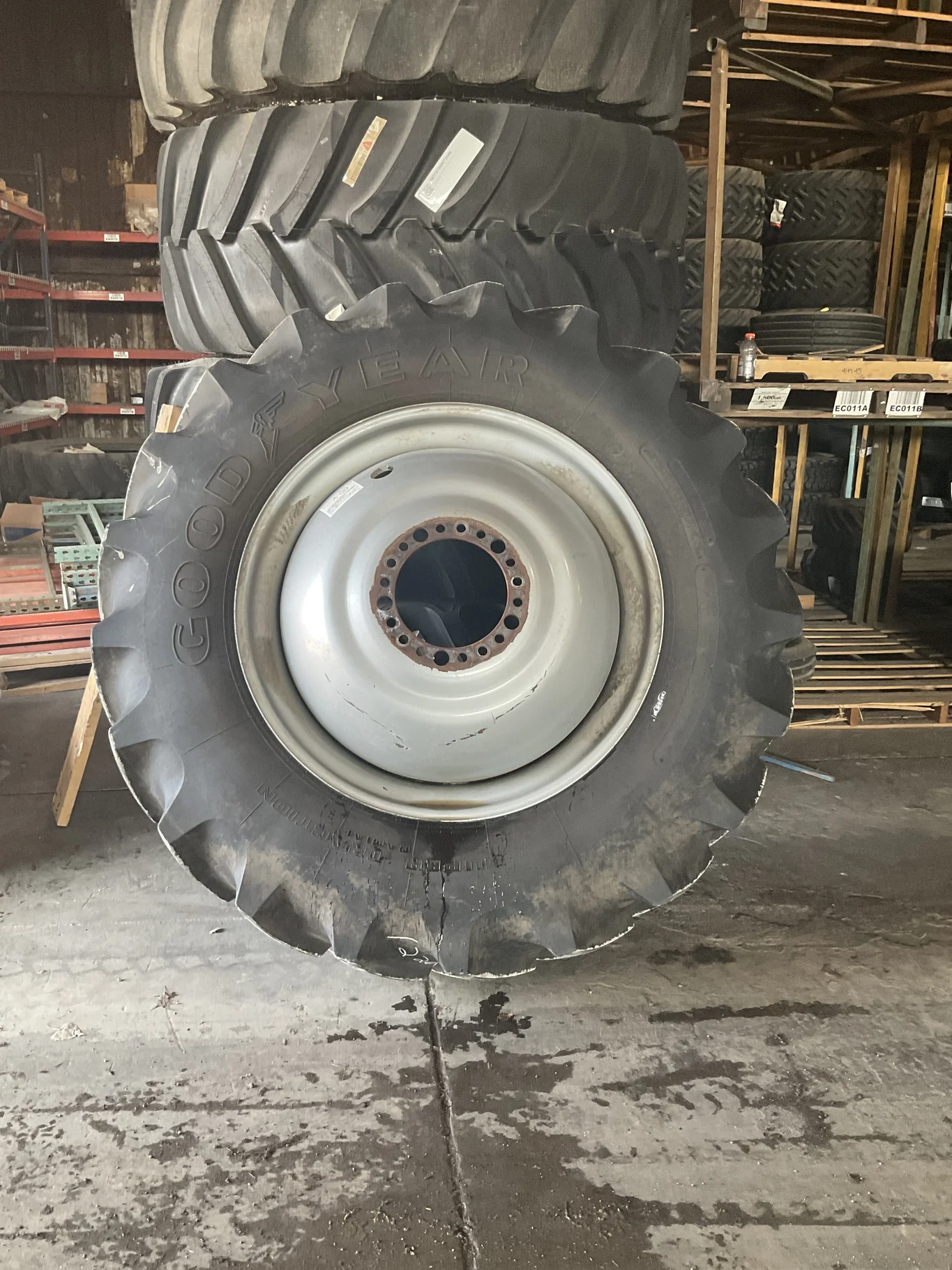 Used 520/85R42 157A8 Goodyear ST Radial TL R-1W 75-80% On 20 x 42 20-13.19-11.07 -5.125"BS Silver