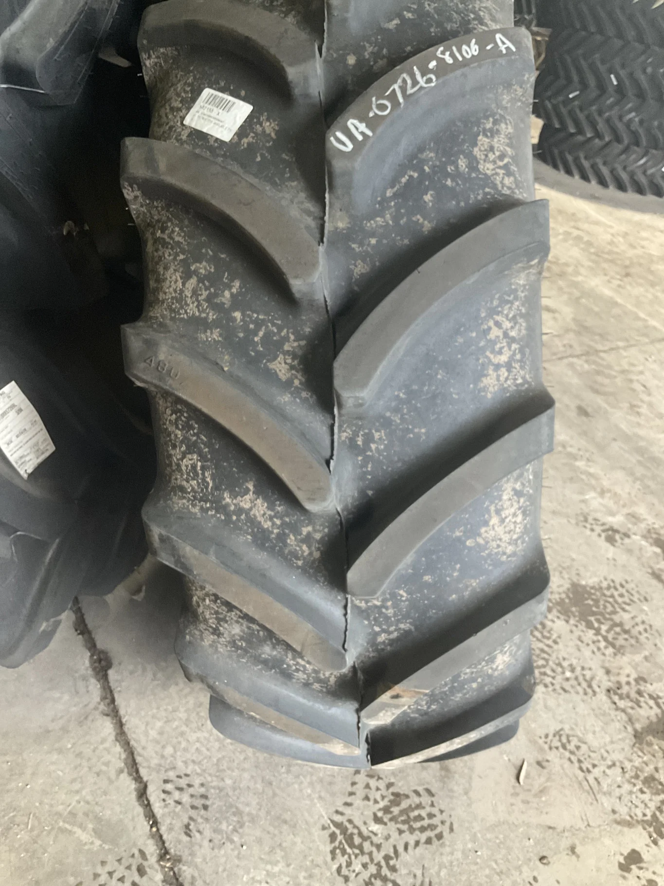 Used 480/70R30 141D Firestone Performer 70 Extra TL R-1W 70-75% on 15 X 30 10-13.19-11.07 10"BS image 3