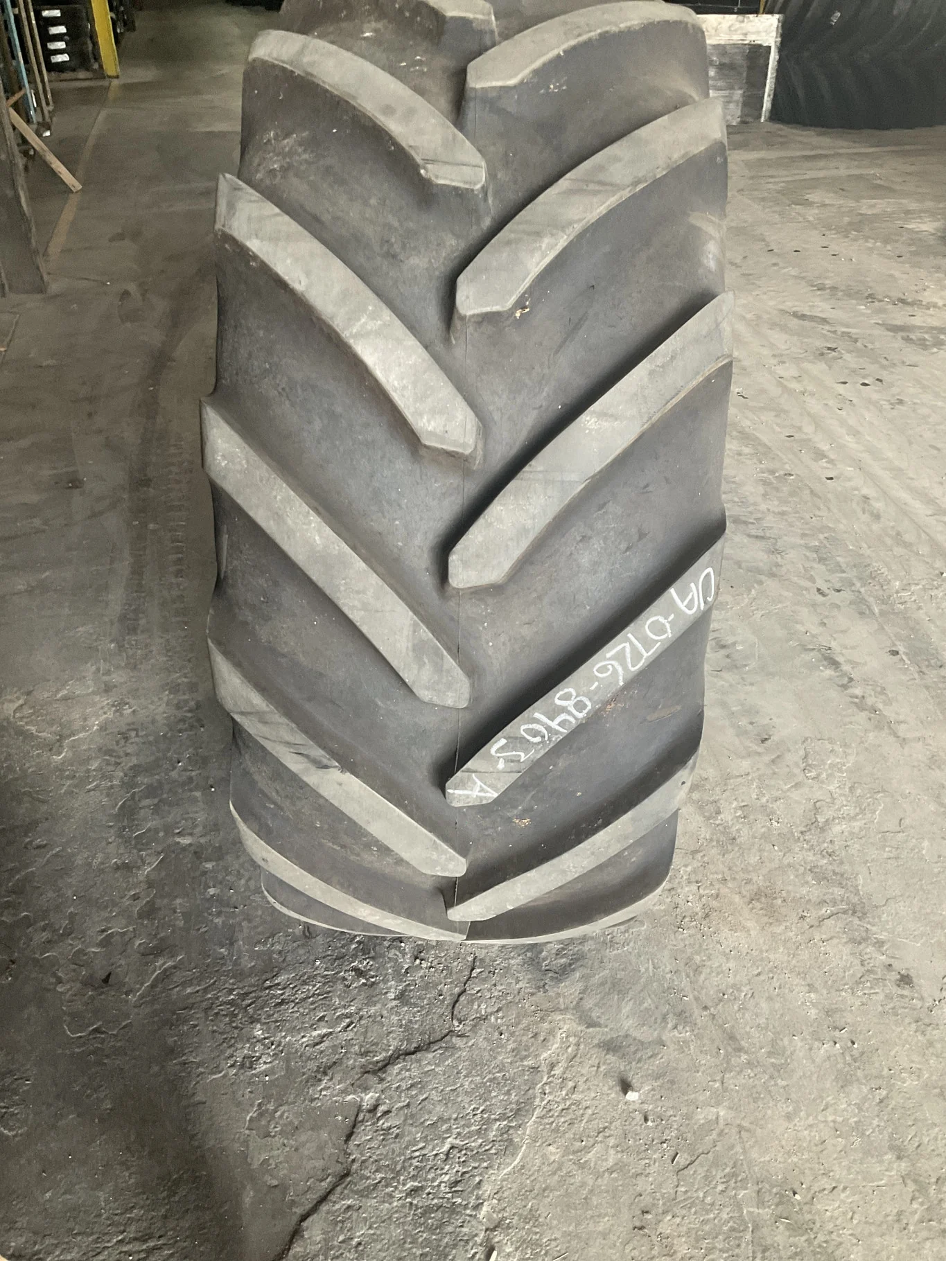 Used VF620/70R26 173A8 Michelin Cerexbib2 CFO+ TL R-1W 75-80% On 20 x 26 10-13.19-11.07 11.5"BS image 2