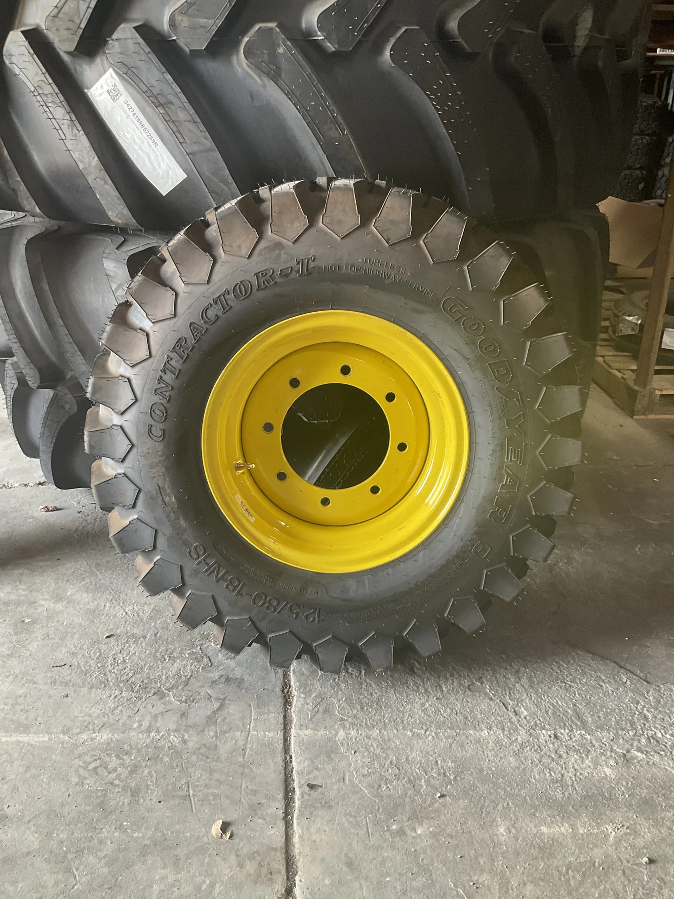 Take-Off 12.5/80-18 6 Ply Goodyear Contractor-T TL R-3 95-100% On 9 x 18 8-10.82-8.78 5.5"BS Yellow