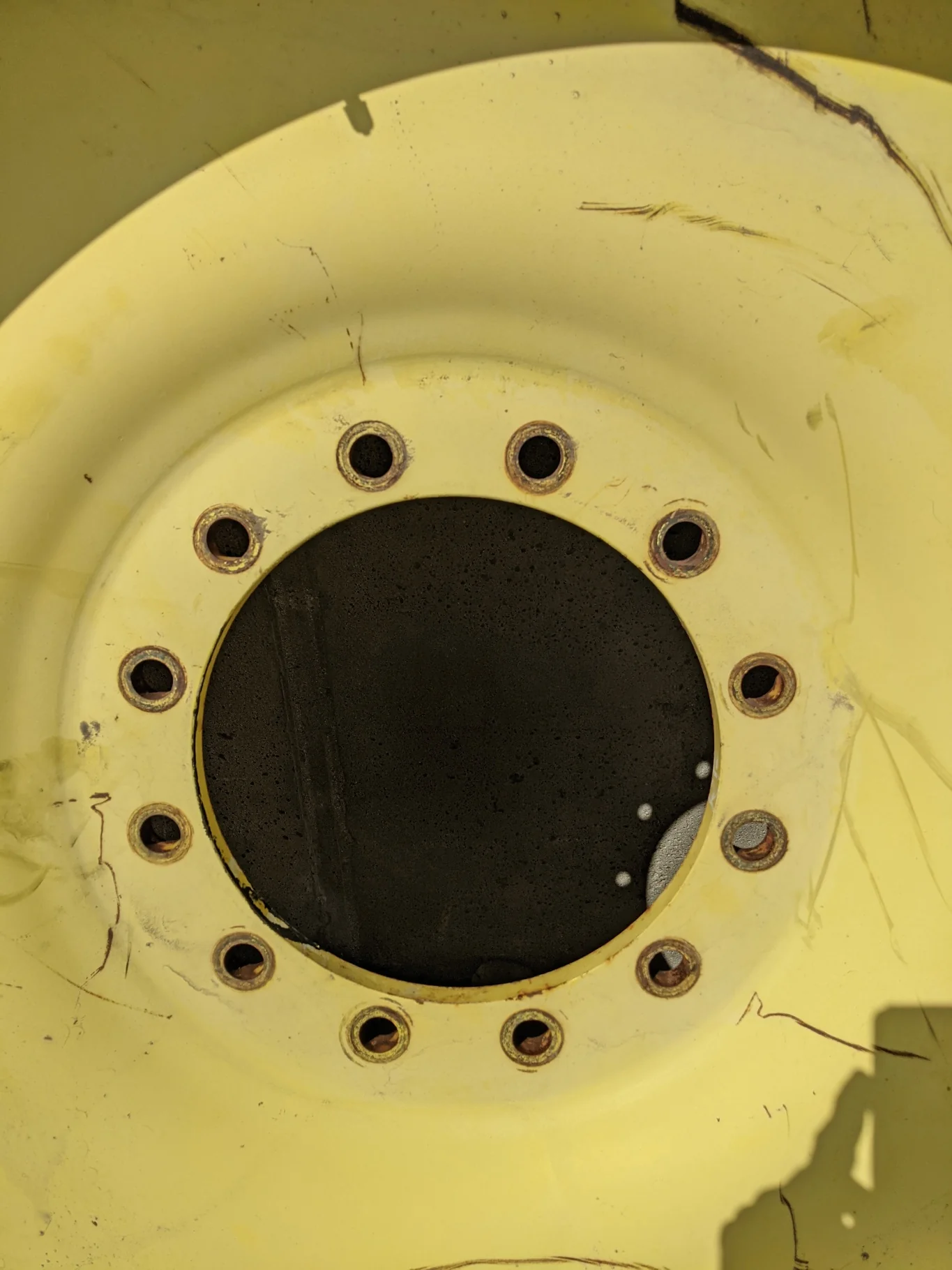 Used 85% 650/65R38 Michelin MultiBib R-1W (157D) TL on a 18 x 38 JD Yellow 12 Bolt (.905) Spray image 4