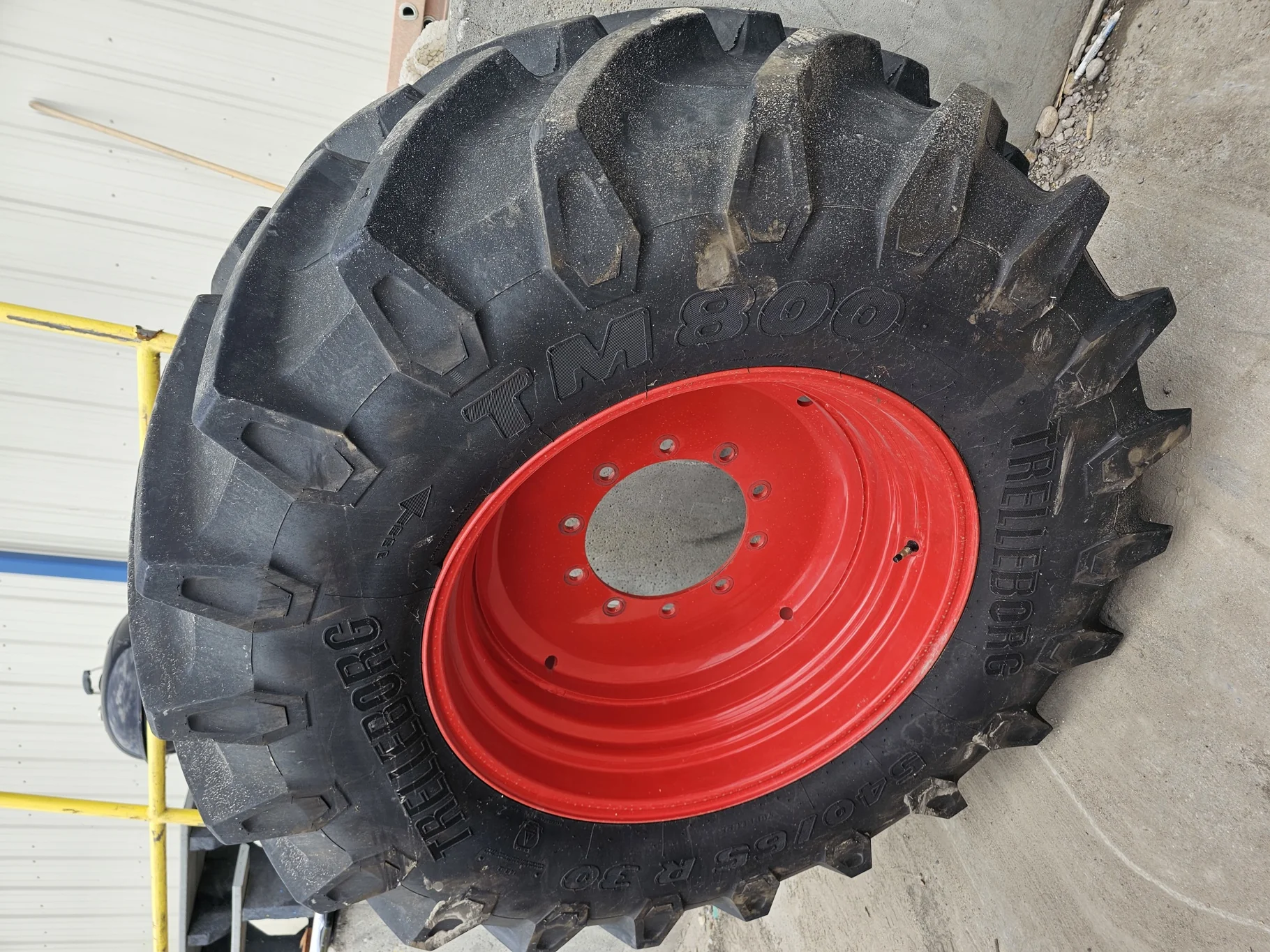 Used 540/65R30 150D Trelleborg TM800 HS R1W 90% On 16 x 30 10-13.189-11.077 Fendt Red Formed Wheel