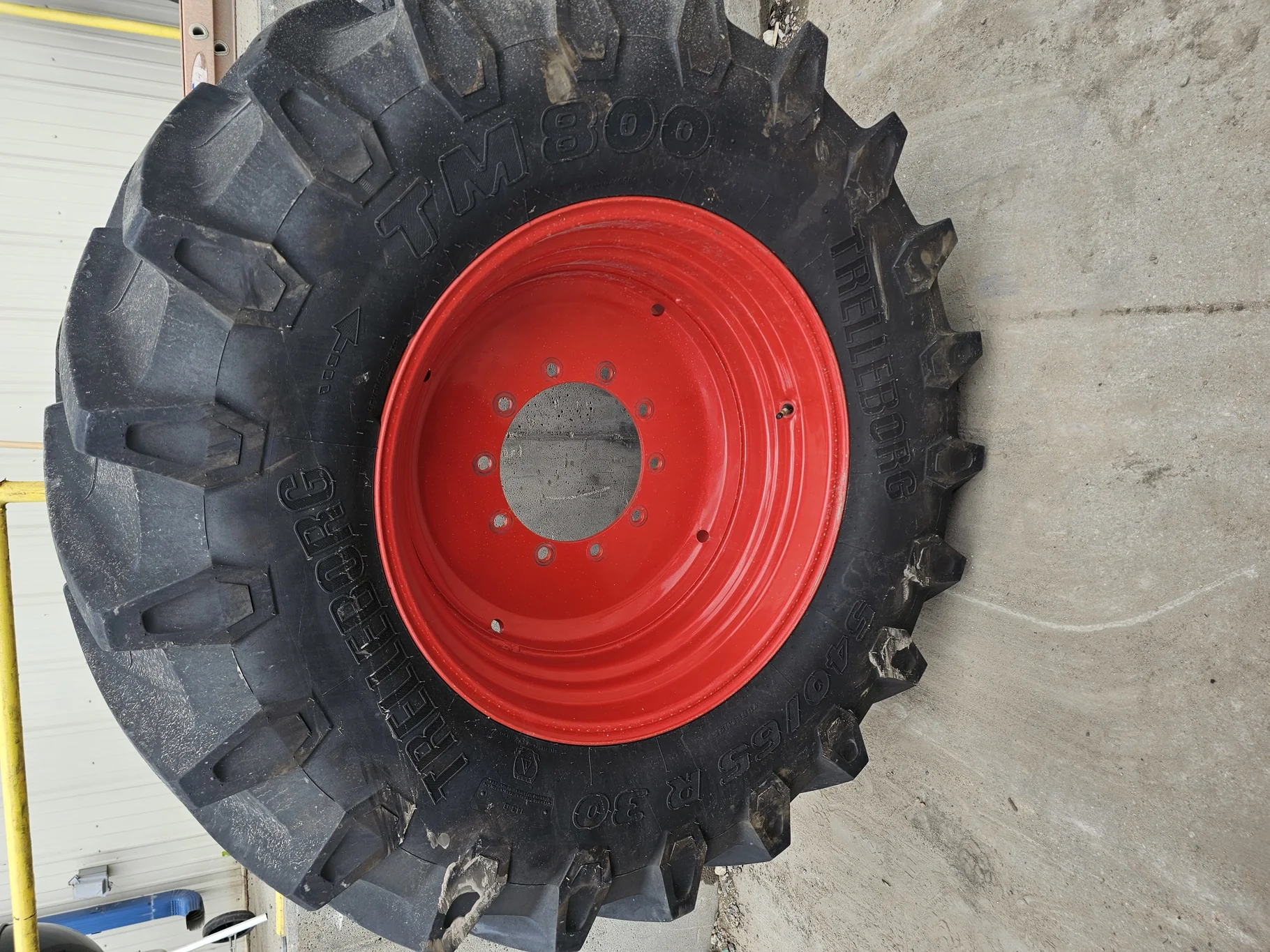 Used 540/65R30 150D Trelleborg TM800 HS R1W 90% On 16 x 30 10-13.189-11.077 Fendt Red Formed Wheel image 2