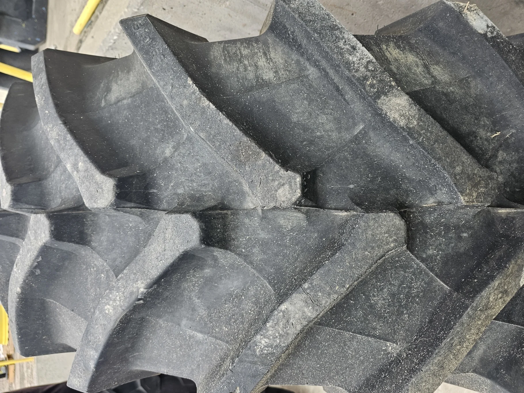Used 540/65R30 150D Trelleborg TM800 HS R1W 90% On 16 x 30 10-13.189-11.077 Fendt Red Formed Wheel image 3