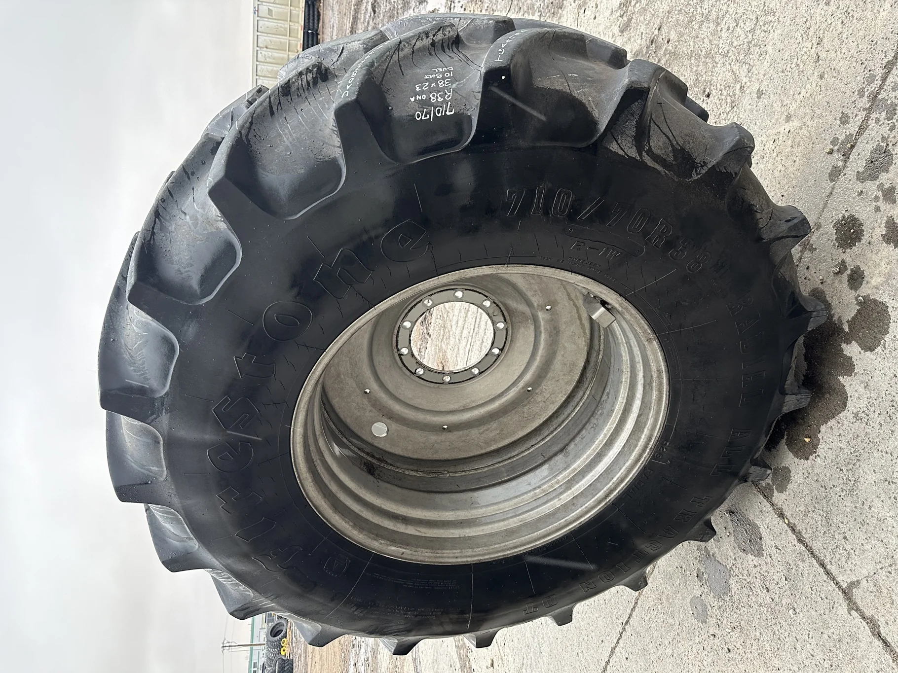 Used 75% 710/70R38 Firestone RAT DT R1W 166B TL on 23 x 38 CIH Silver 10-13-11 Dual