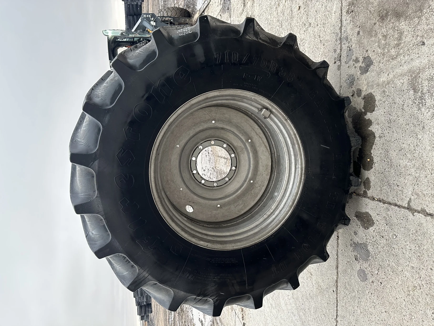 Used 75% 710/70R38 Firestone RAT DT R1W 166B TL on 23 x 38 CIH Silver 10-13-11 Dual image 2