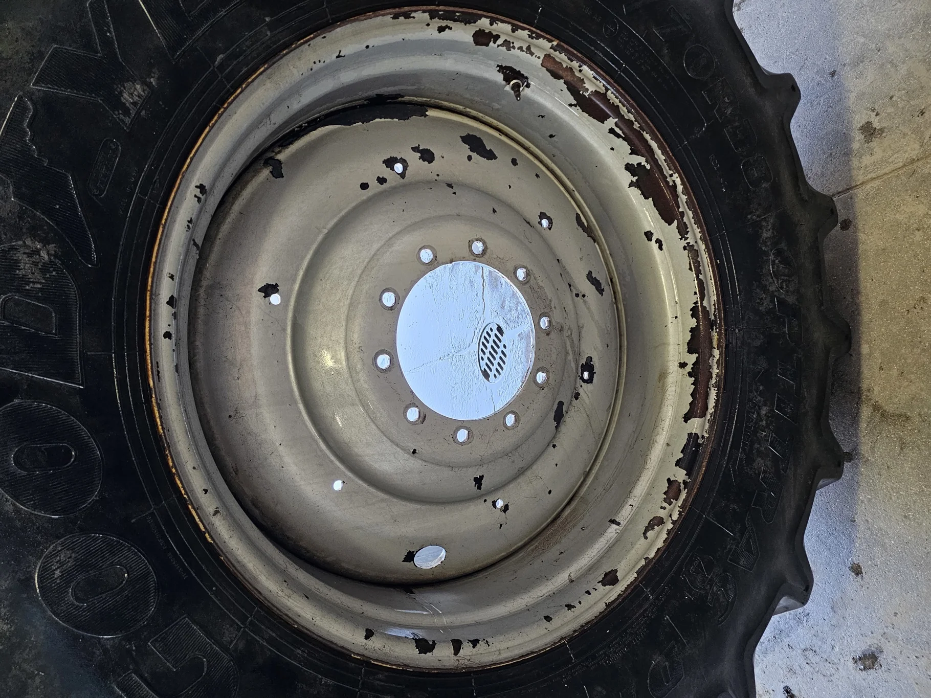 Used 710/70R38 166D Goodyear Optitrac R1W 85% on 23 x 38 CIH 10-13-11 Wheel - lug cuts image 2