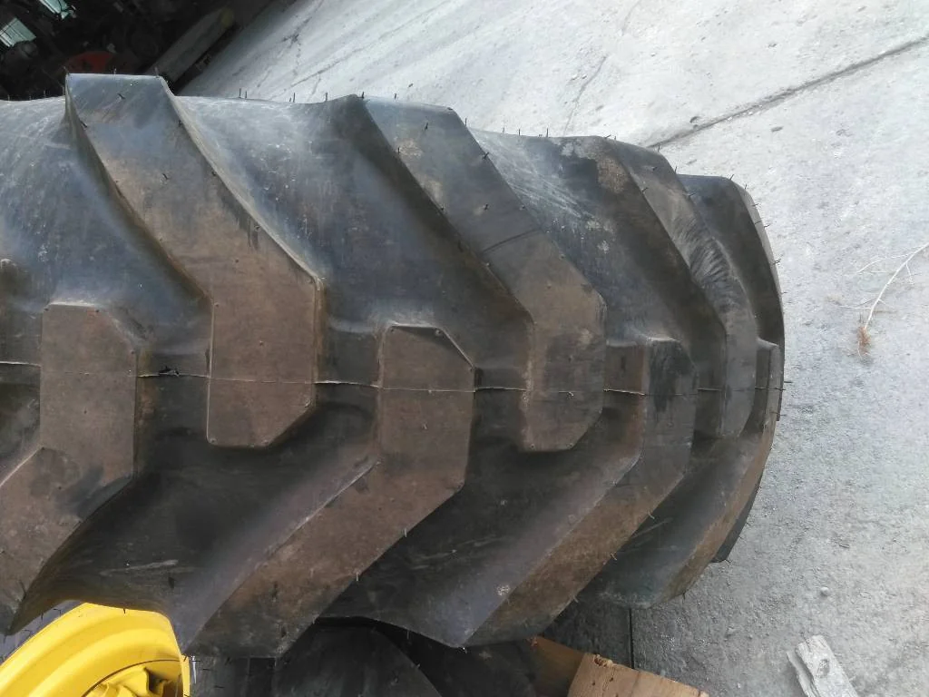 Take-Off 19.5L-24 151 A8 BKT AT621 RL R-4 95-100% On 15 x 24 8-8-6 4/2 Clamp/Disc image 2