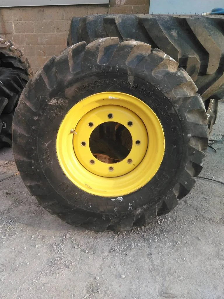 Take-Off 12.5/80-18 142A8 BKT AT621 R-4 95-100% On 8-10.82-8.78 Solid Wheel