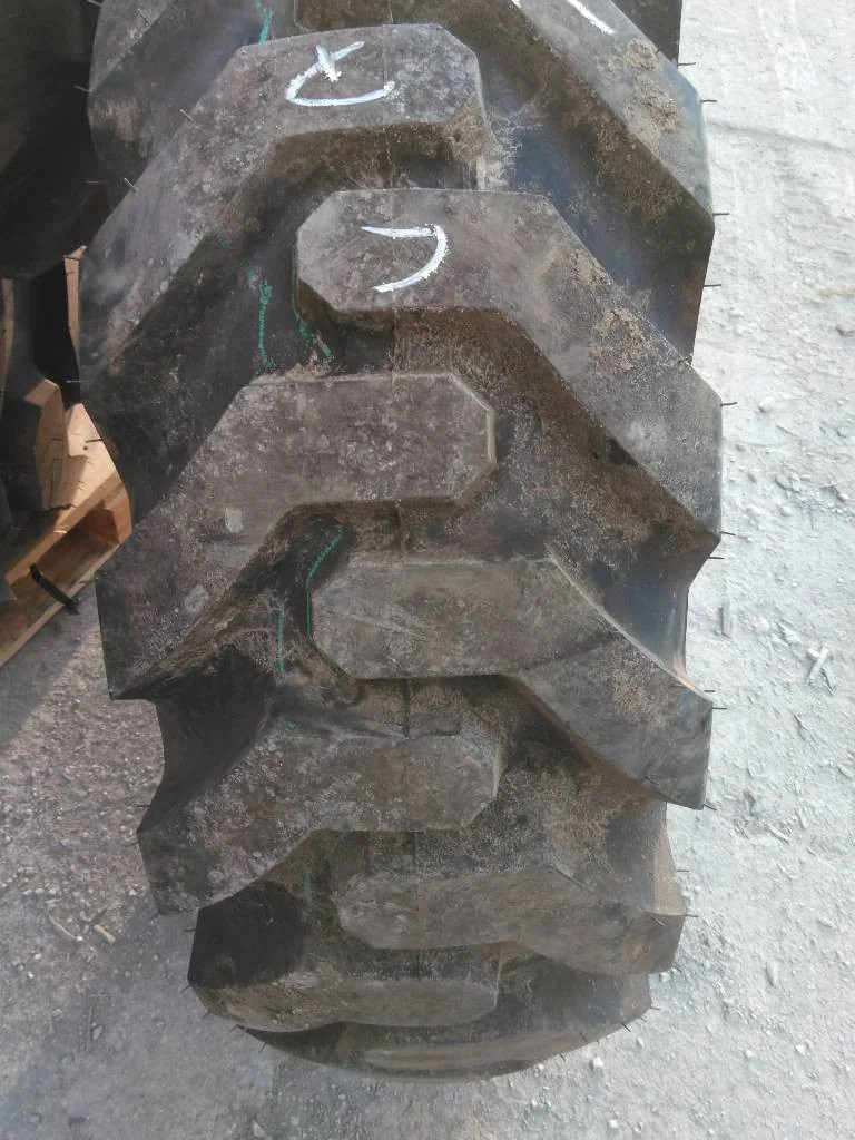 Take-Off 12.5/80-18 142A8 BKT AT621 R-4 95-100% On 8-10.82-8.78 Solid Wheel image 2