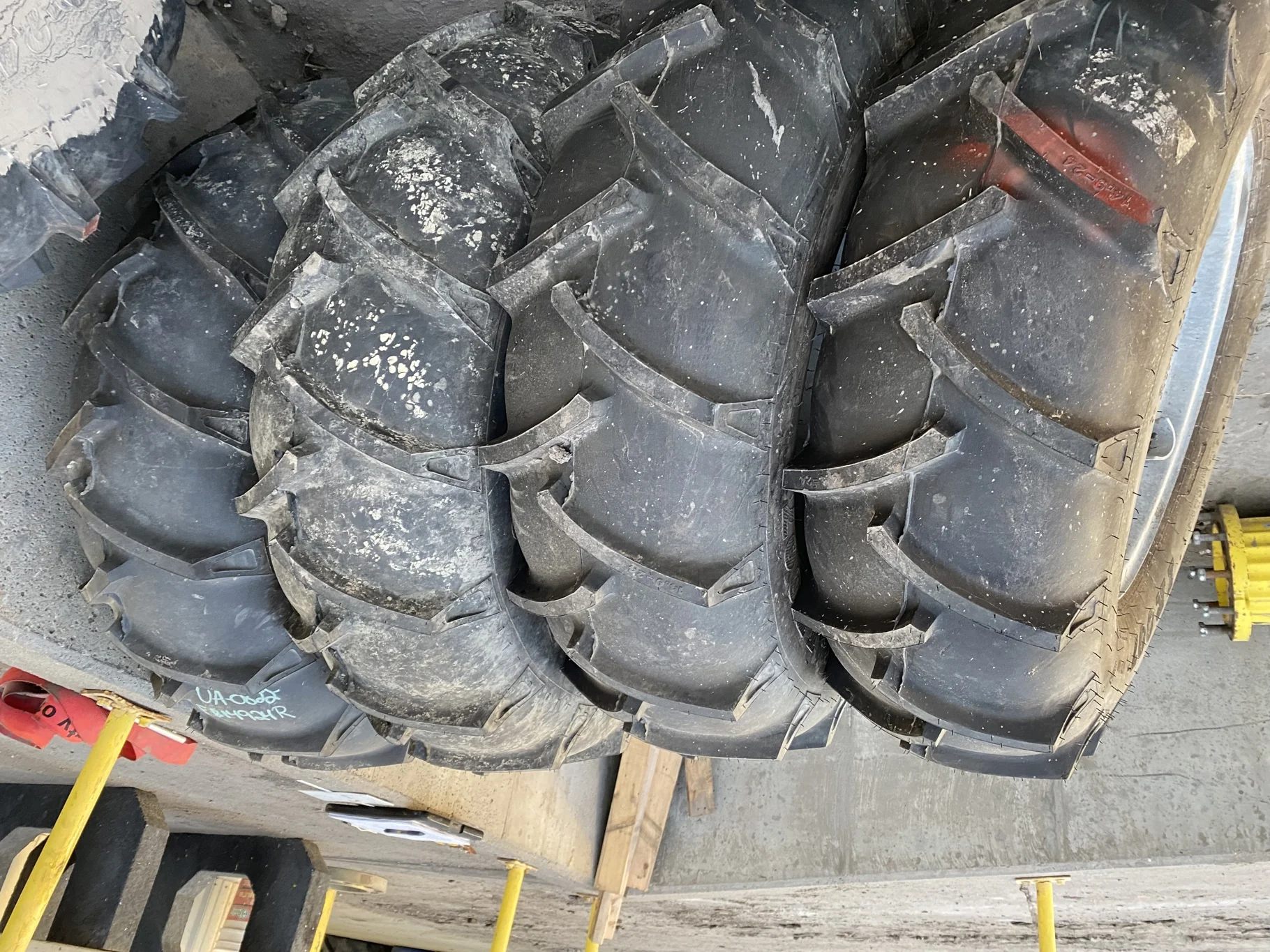 Used 14.9-24 R66 Farmboy IR007 Irrigation C(6Ply) TT 90% on 10 x 24 Galvanized 8 Bolt Wheel - image 2