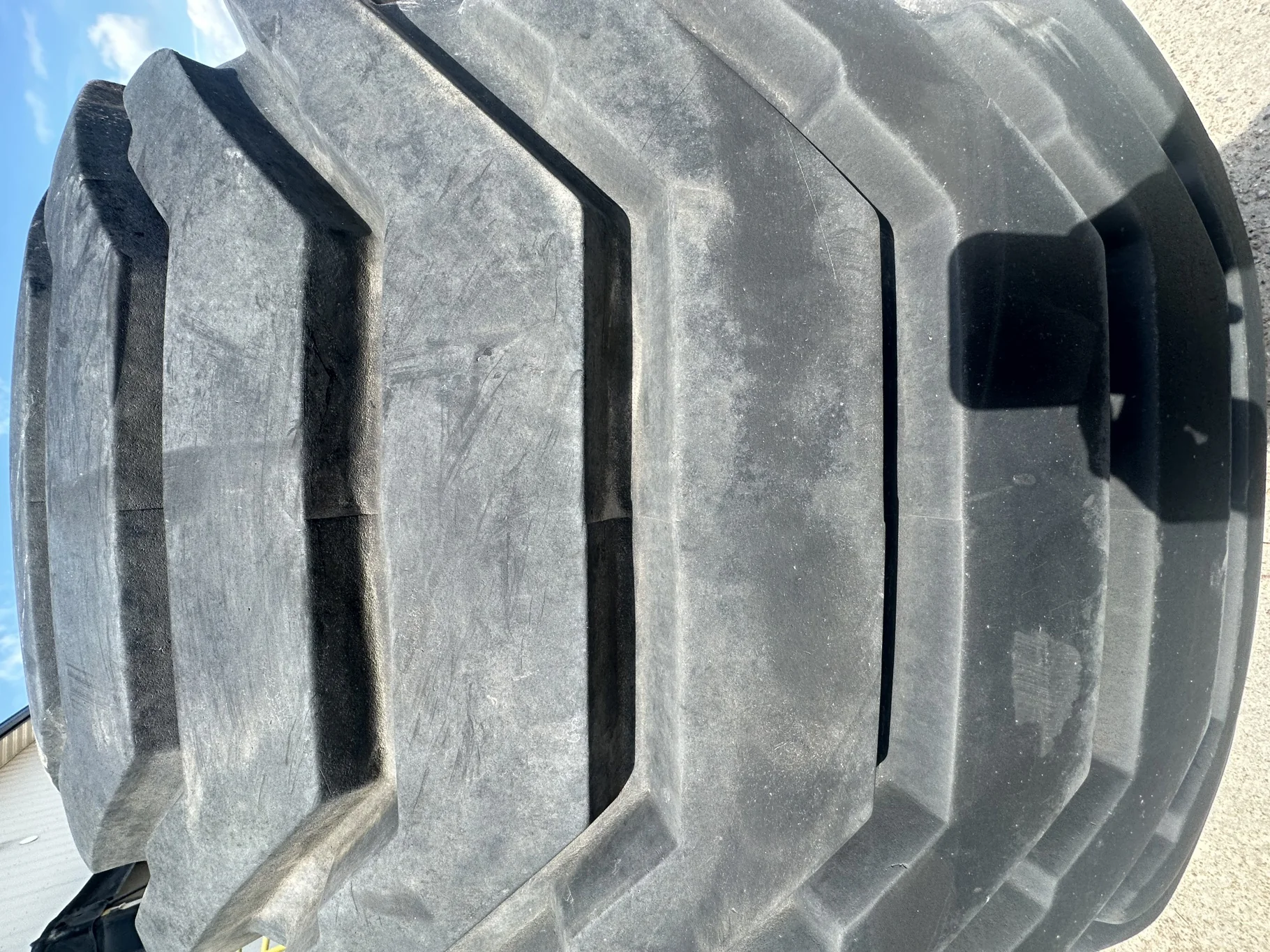 Used LSW 750/55R30 Goodyear Muck Master TL 85% on a 25 x 30 8-8-6 JD Yellow 8 Bolt Wheel image 4