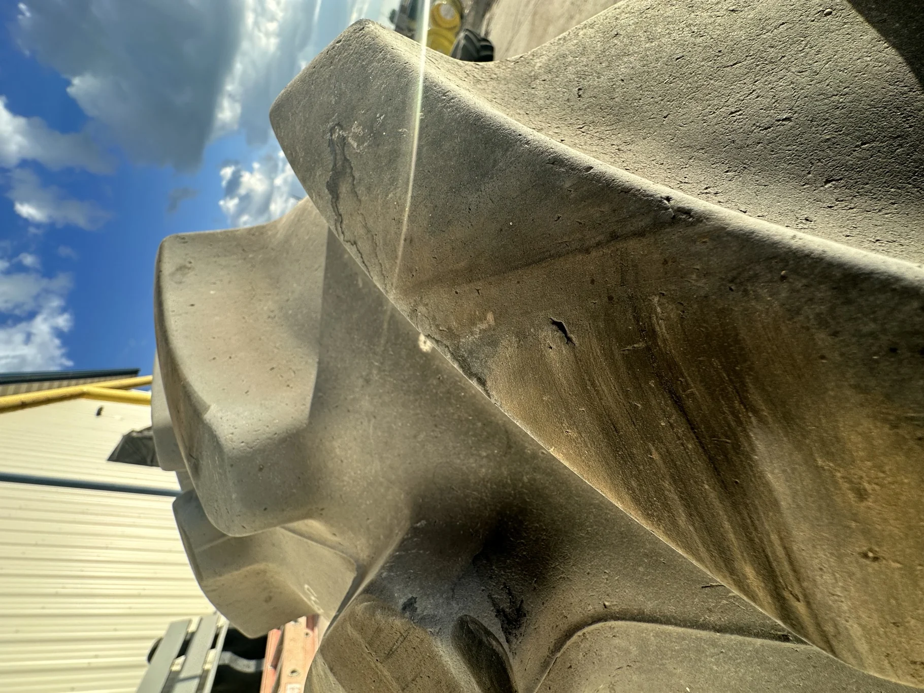 Used IF380/90R46 Firestone Radial 9000 R-1W 159B TL 75% on a 13 x 46 JD Yellow 12 Bolt Sprayer image 7