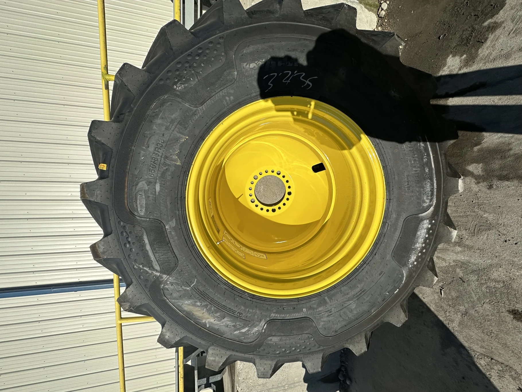 Take-Off 650/85R38 Alliance Agristar 2 2 R-1W 173B TL on a 23 X 38 JD Yellow 20 Bolt (.938) Ou image 2