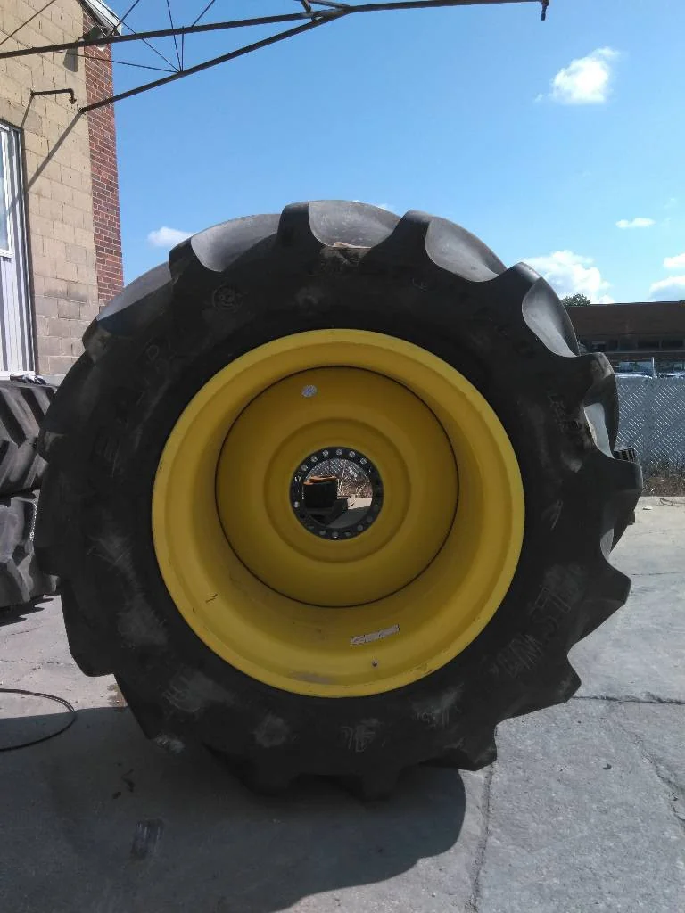 Used LSW1250/35R46 202B Goodyear Custom Flo Grip TL R-2 80-85% On 44 x 46 20-13.19-11.07 Combine