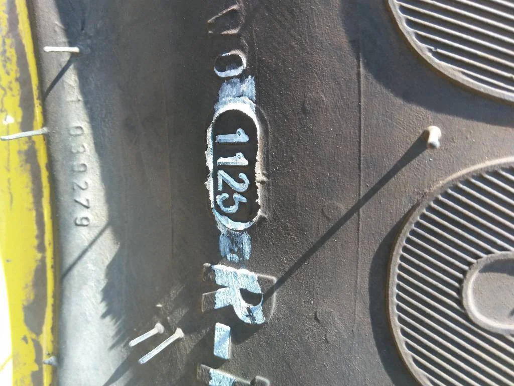 Take-Off 380/85R24 131A8 Mitas AC85 TL R-1W 95-100% On 12 x 24 8-10.82-8.78 4/2 Clamp/Disc image 3