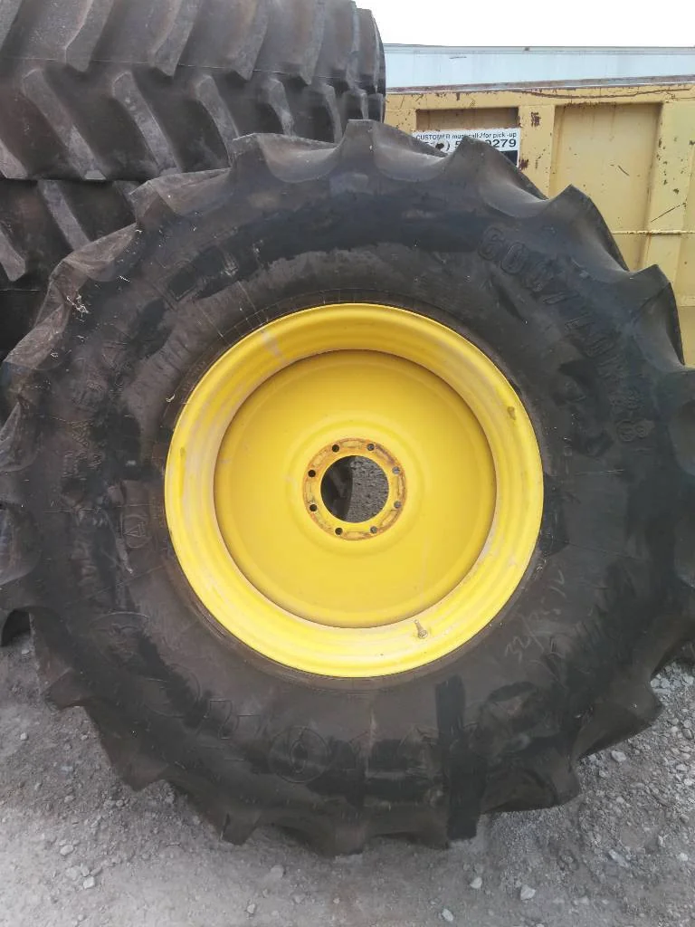Used 600/70R28 164B Firestone RAT DT TL R-1W 85-90% On 18 x 28 8-8-6 Combine Wheel