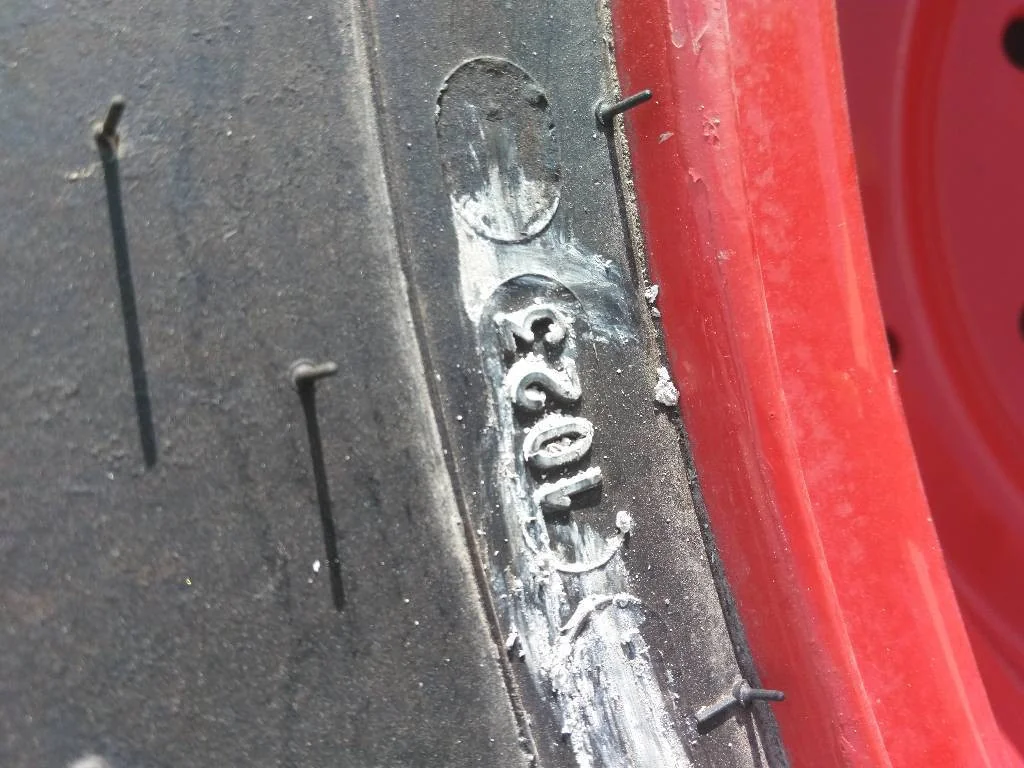 Used 540/65R24 140D Michelin Multibib TL R-1W 90-95% On 16 x 24 8-10.82-8.78 Fendt Red Wheel image 2