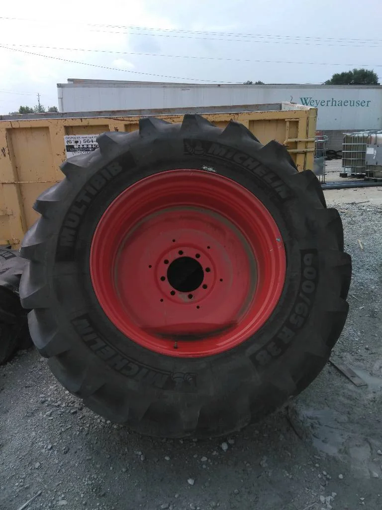 Take-Off 600/65R38 153D Michelin Multibib TL R-1W 95-100% On 18 x 38 8-10.82-8.78 Fendt Red Wheel
