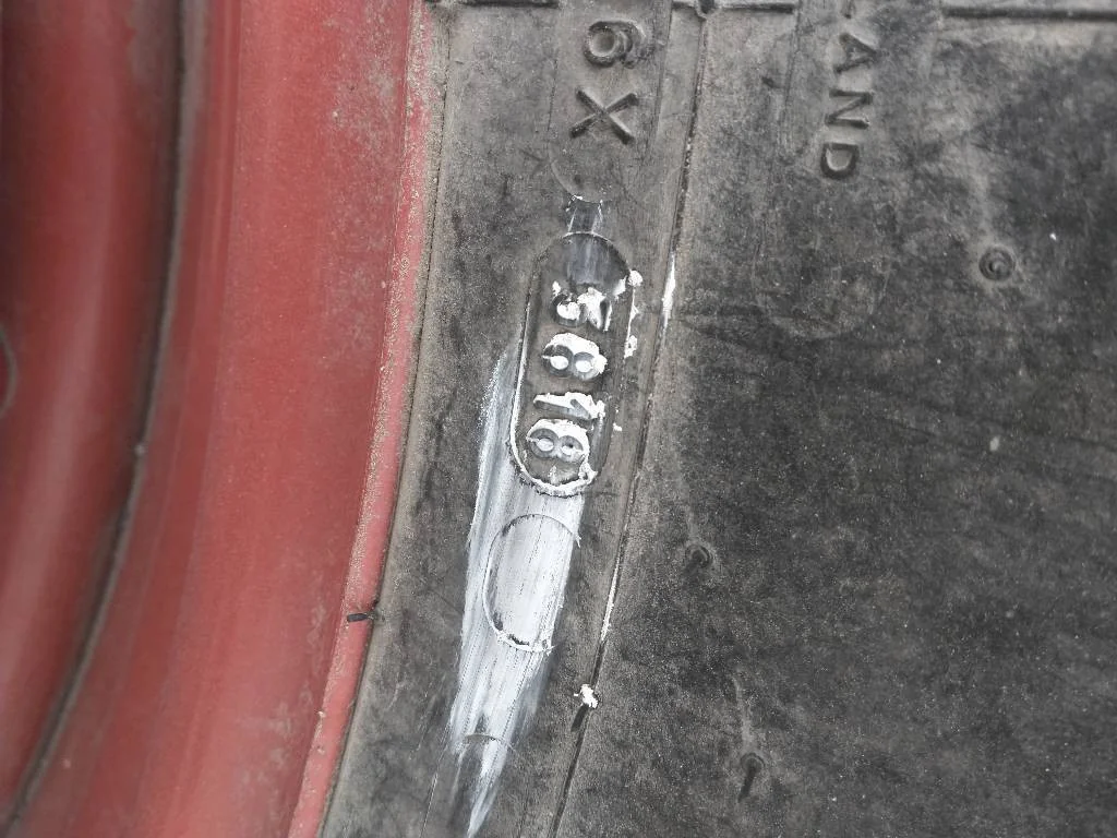 Used 380/95R38 147A8 Michelin Agribib TL R-1W 80-85% On 11 x 38 12-16.732-14.620 Rim & Rail image 4