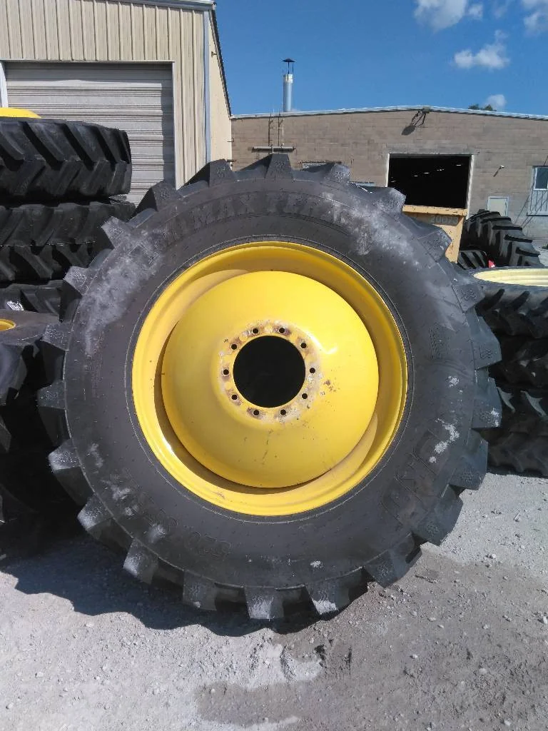 Take-Off 520/85R42 168D BKT Agri Max Teris TL R-1W 95-100% On 18 x 42 10-13.19-11.07 Dolly Dual JD