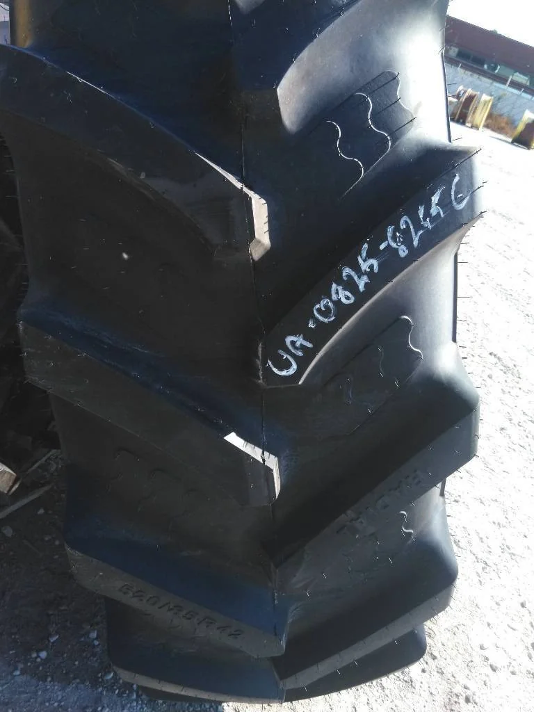 Take-Off 520/85R42 168D BKT Agri Max Teris TL R-1W 95-100% On 18 x 42 10-13.19-11.07 JD Dolly Dual image 2