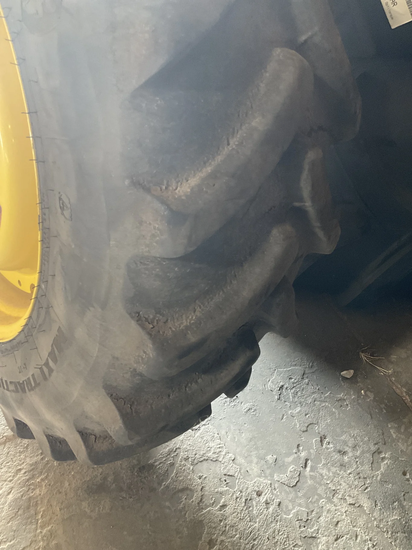 Used 420/85R34 147D Firestone MaxiTraction TL R-1W 80-85% On 15 x 34 12-19.685-17.651 15.375"BS image 3