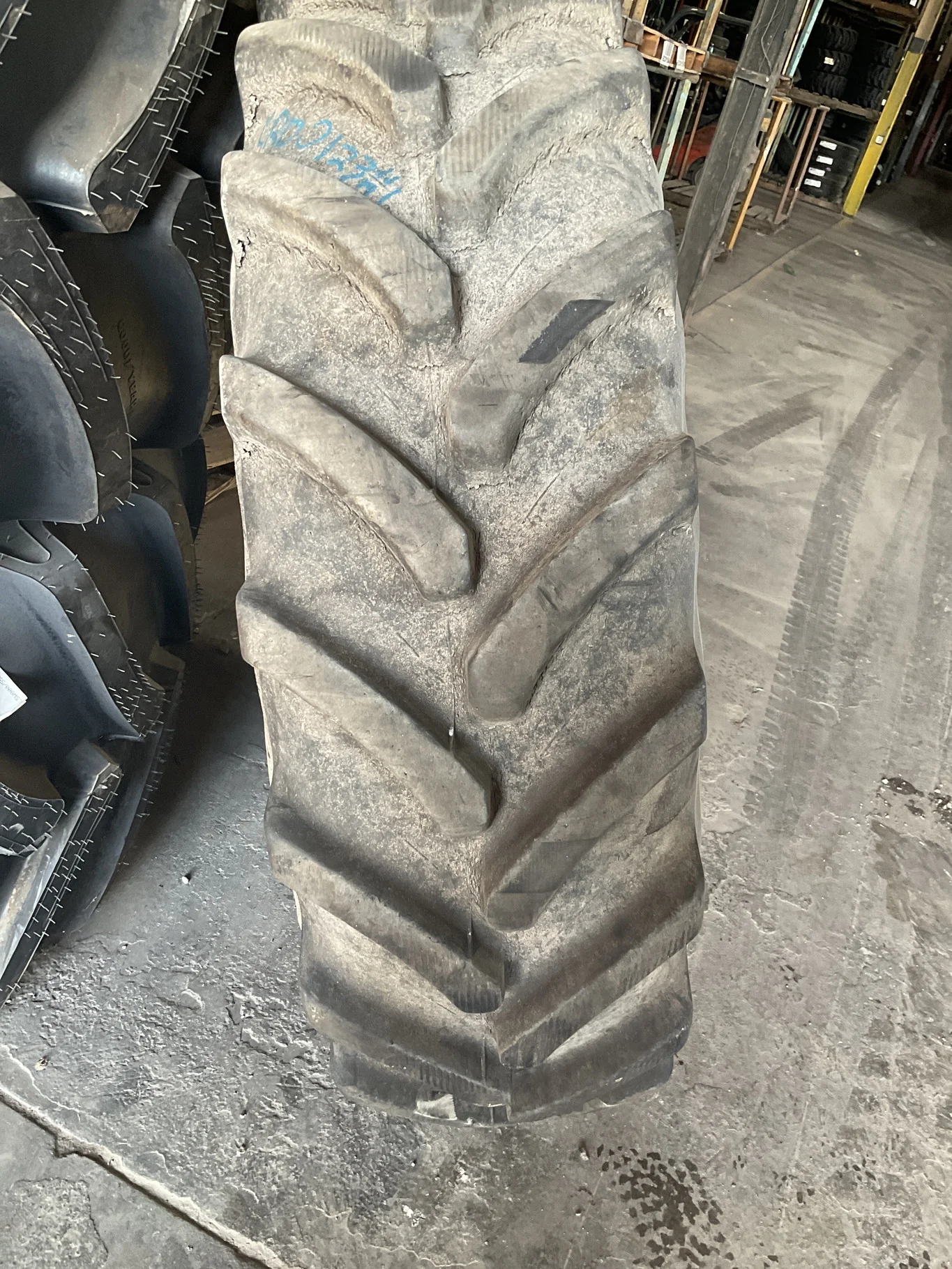 Used 420/85R34 147D Firestone MaxiTraction TL R-1W 80-85% On 15 x 34 12-19.685-17.651 15.375"BS image 5