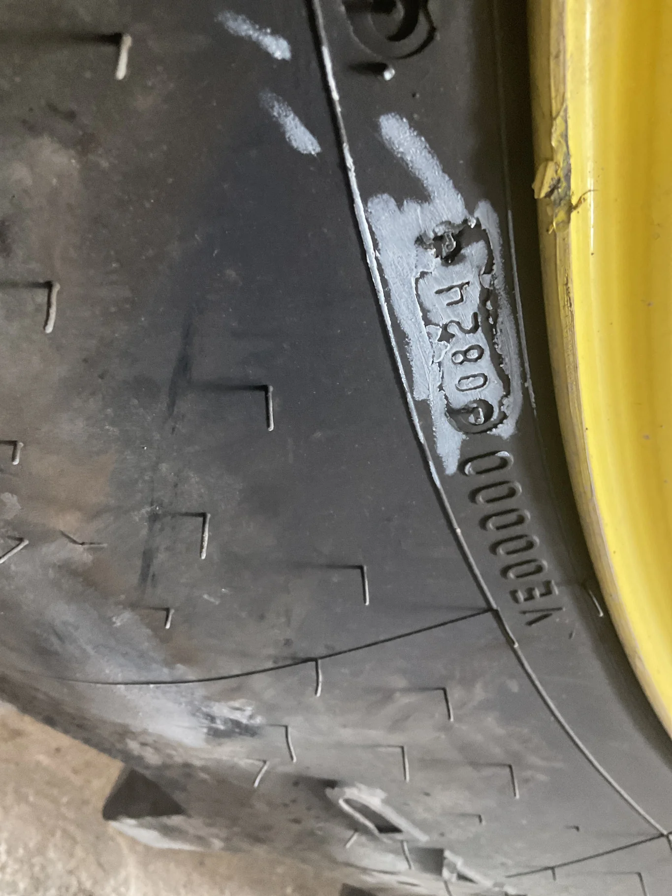 Used 480/80R50 159B Firestone DT23 TL R-1W 80-85% On 15 x 50 12-32.047-30.078 3.75"BS Yellow image 3