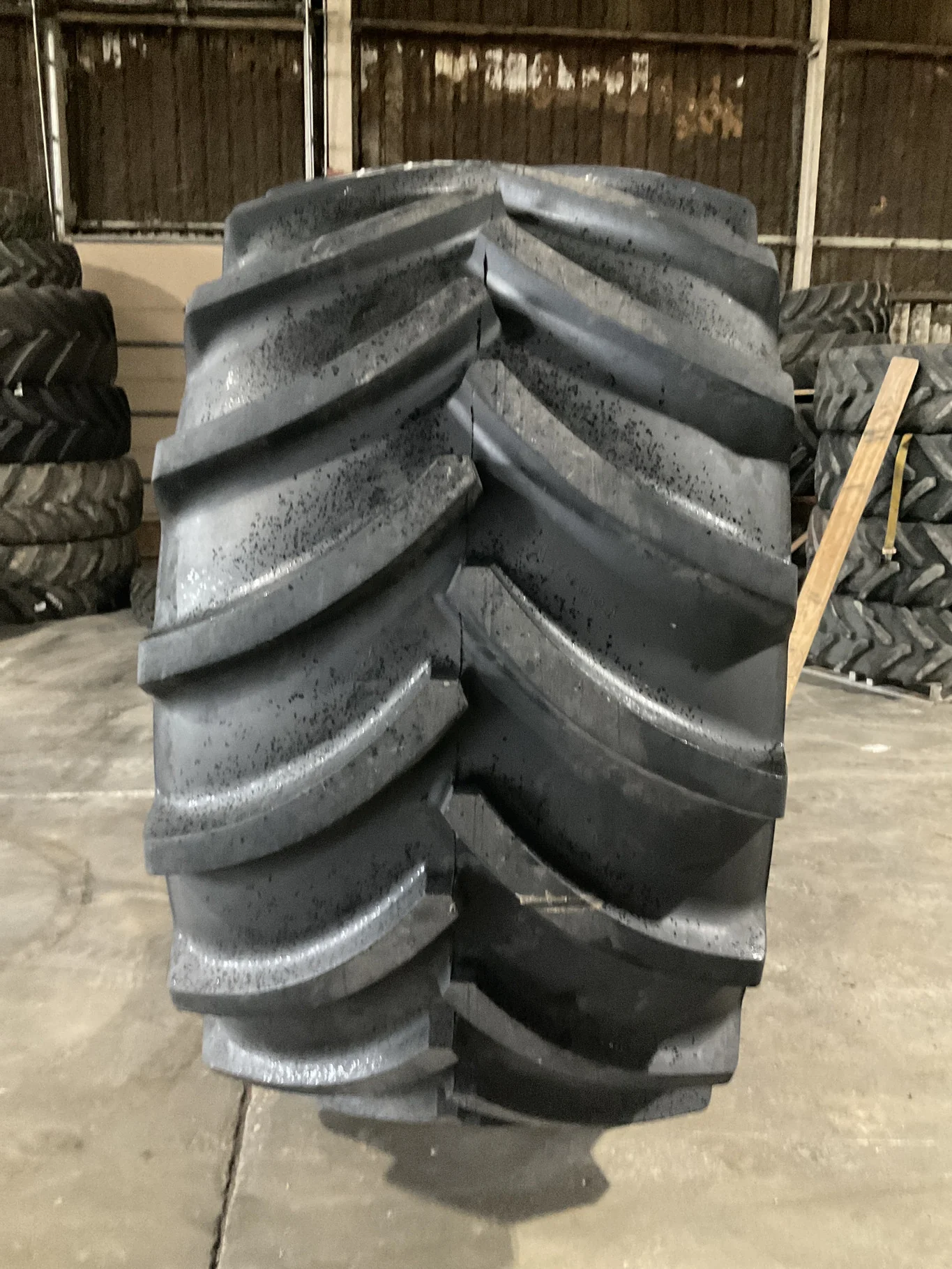 Used LSW1100/45R46 181D Goodyear Optitrac TL R-1W 95-100% On 38 x 46 12-32.047-30.078 18.75"BS image 3
