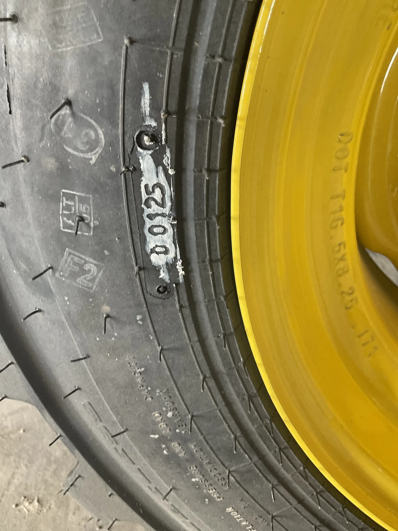 Take-Off 260/70-16.5 124A2 Galaxy XD2010 TL R-4 95-100% On 8.25-16.5 6-6-4.62 5.625"BS Yellow image 3