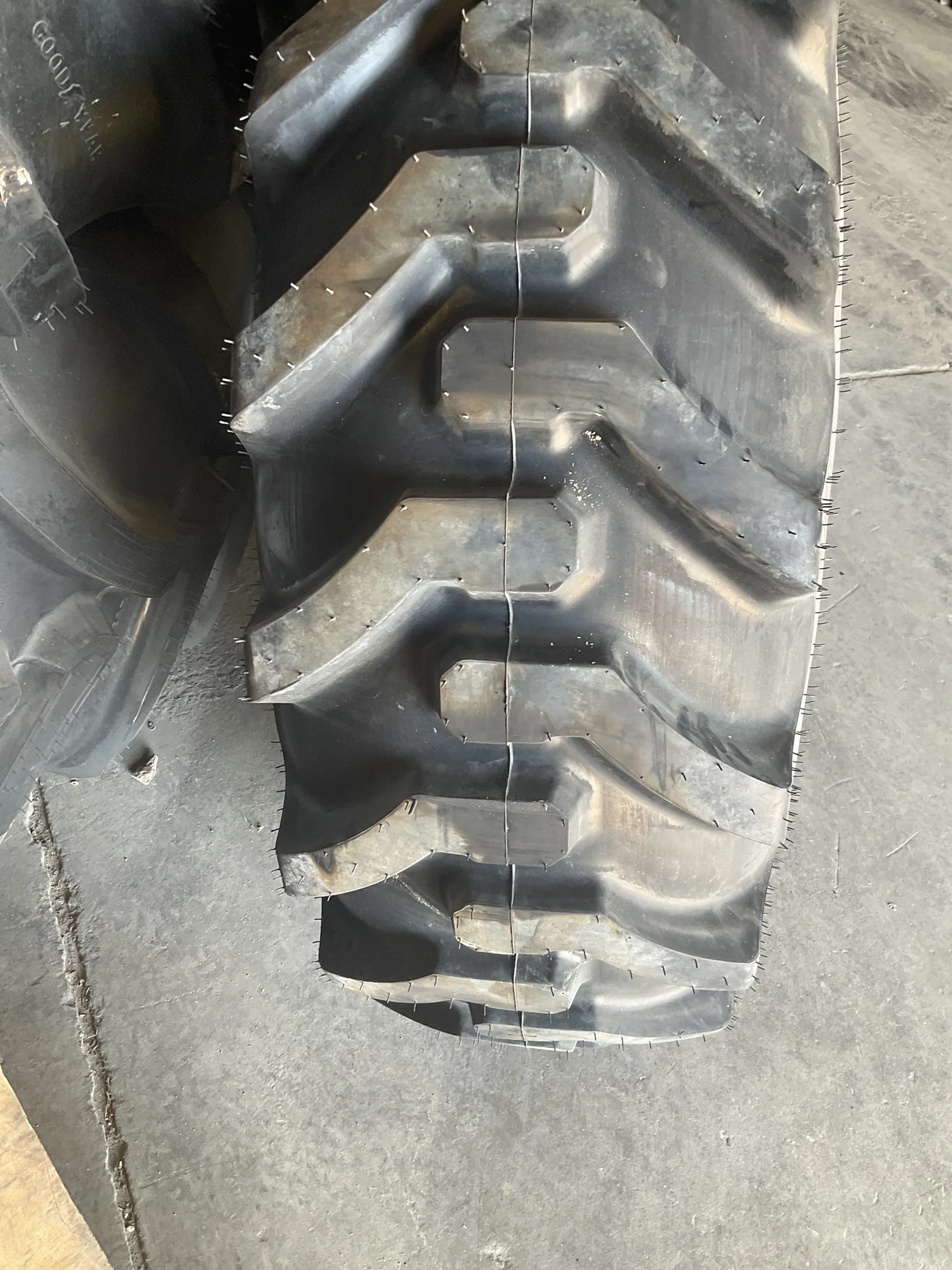 Take-Off 440/80-24 138A8 Galaxy SuperIndustrial Lug TL R-4 95-100% On 15 x 24 8-8-6 6.125""BS Yellow image 2