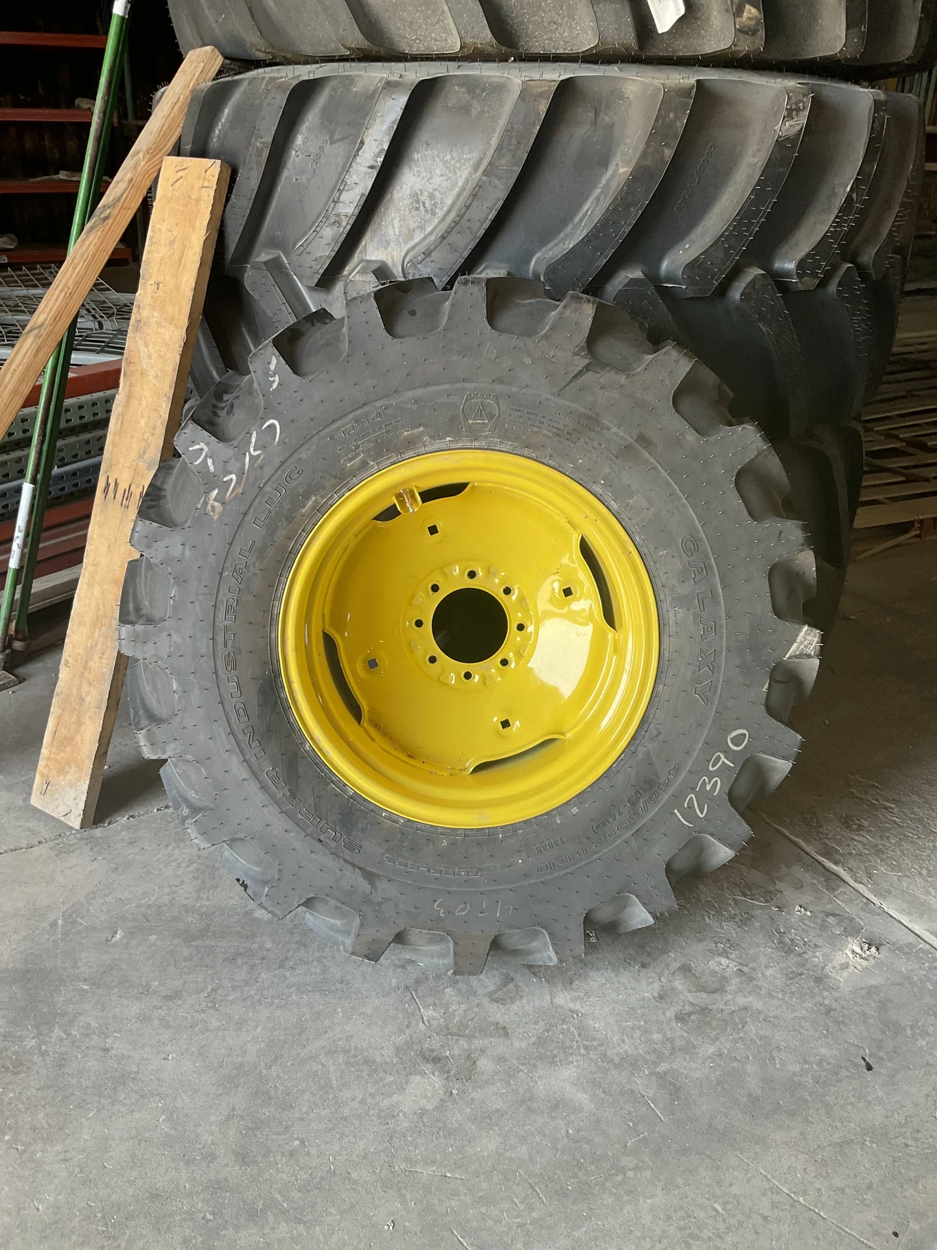 Take-Off 440/80-24 138A8 Galaxy SuperIndustrial Lug TL R-4 95-100% On 15 x 24 8-8-6 6.125""BS Yellow image 3