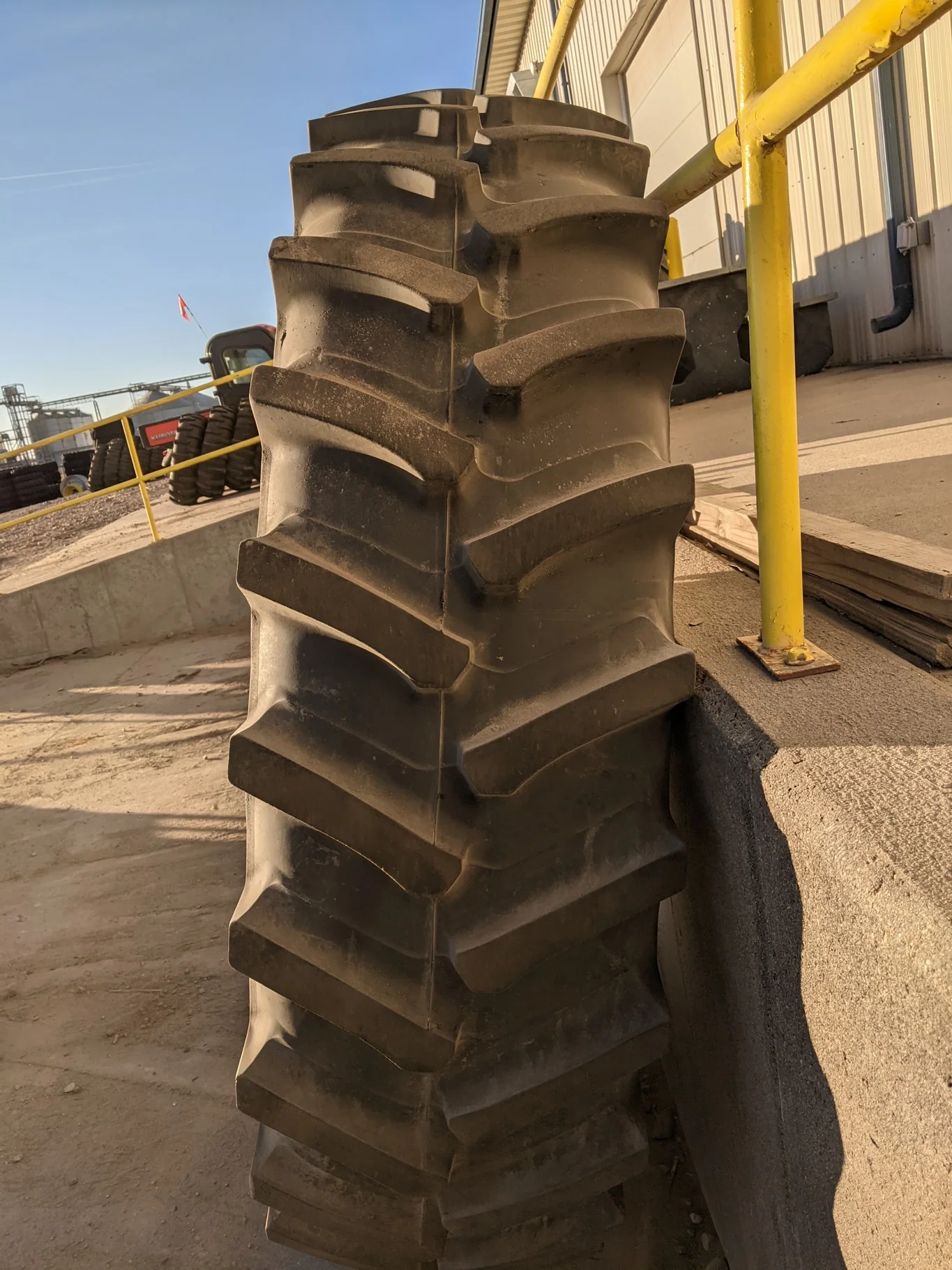 Used 480/80R50 159B Firestone RAD Deep Tread 23 R-1W TL 65% On 15 x 50 JD Yellow Stub Disc Wheel image 4
