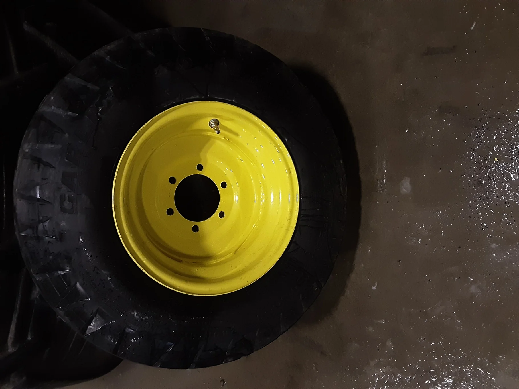 TAKE-OFF 280/70R15 Carlisle Farm Specialist RF-3 134D on 10 X 15 JD Yellow 6-6-4.5 Straight Plate