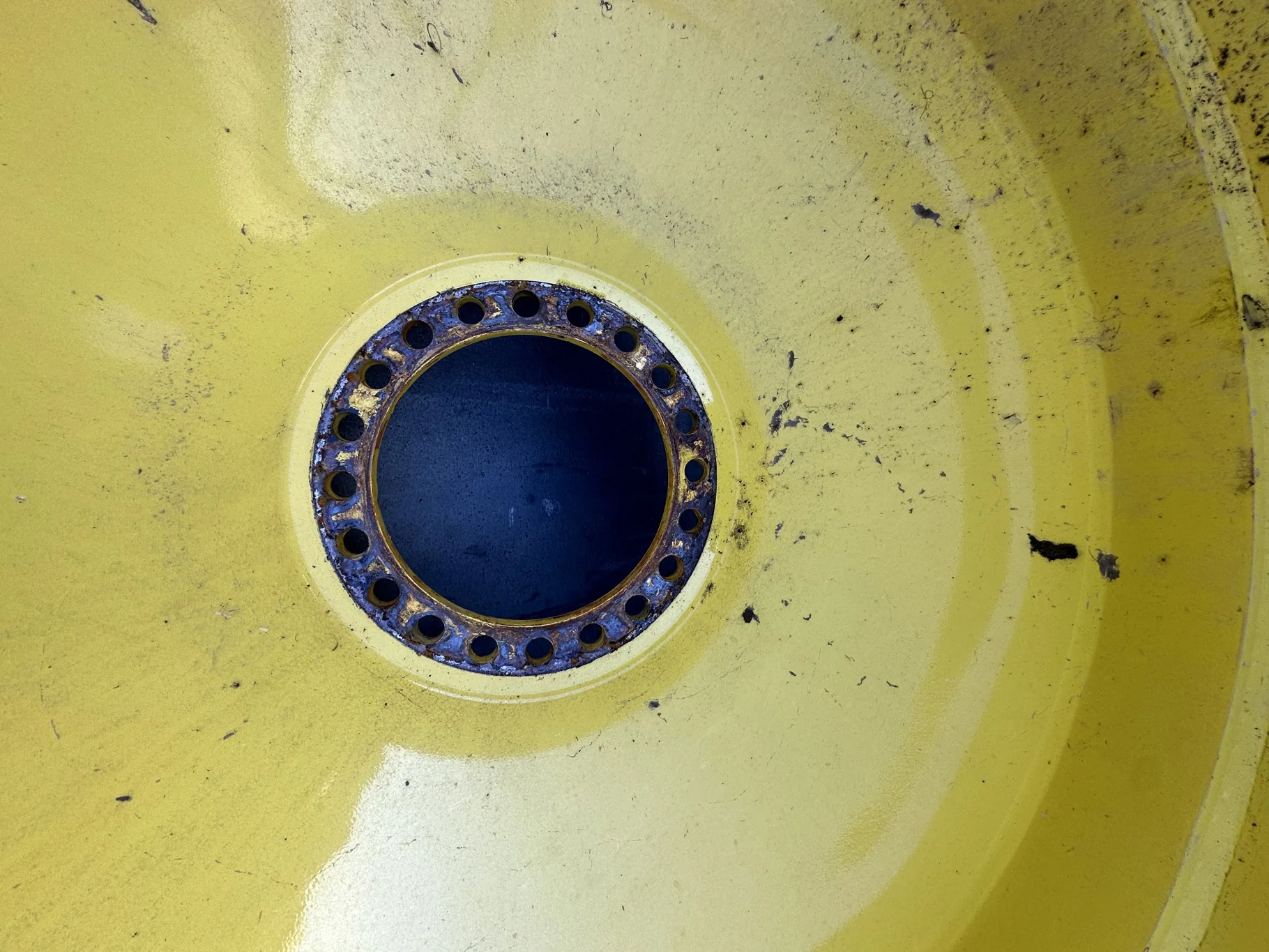 Used 650/85R38 173B Firestone Rad DT 23 R-1W TL 85% 23 X 38 20-13.187-11.080 16.187" Inside DD Wheel image 3