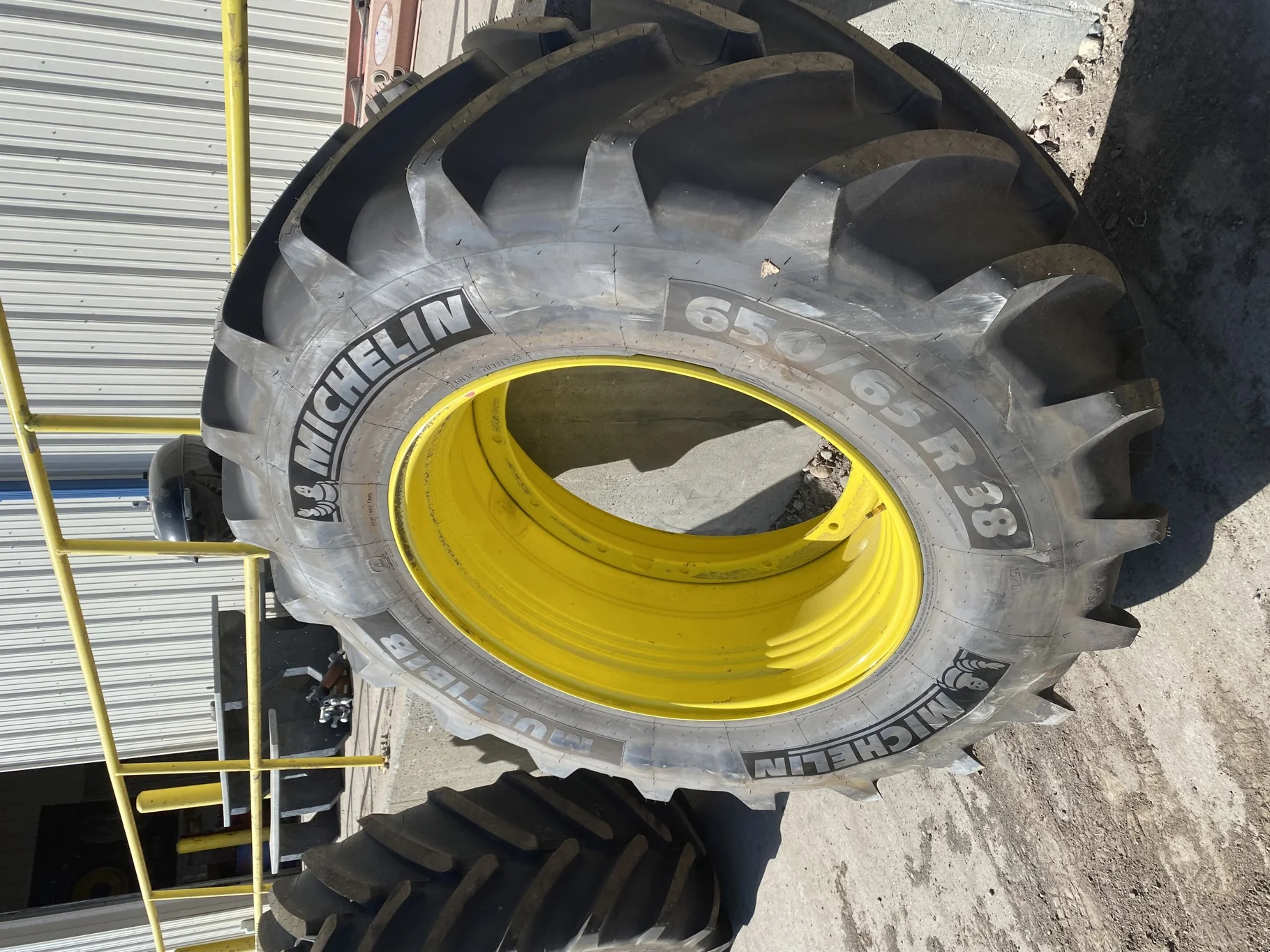 Take-Off 650/65R38 157D Michelin MultiBib R1W TL 95-100% On 20 x 38 12B .937 Yellow Sprayer Wheel